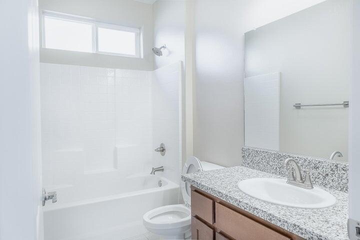 2234 S Burke St, Visalia, CA 93292