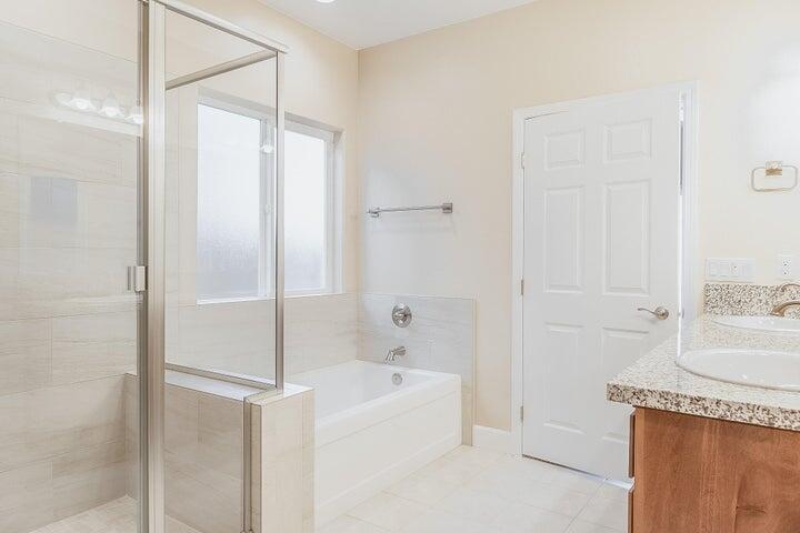 2234 S Burke St, Visalia, CA 93292