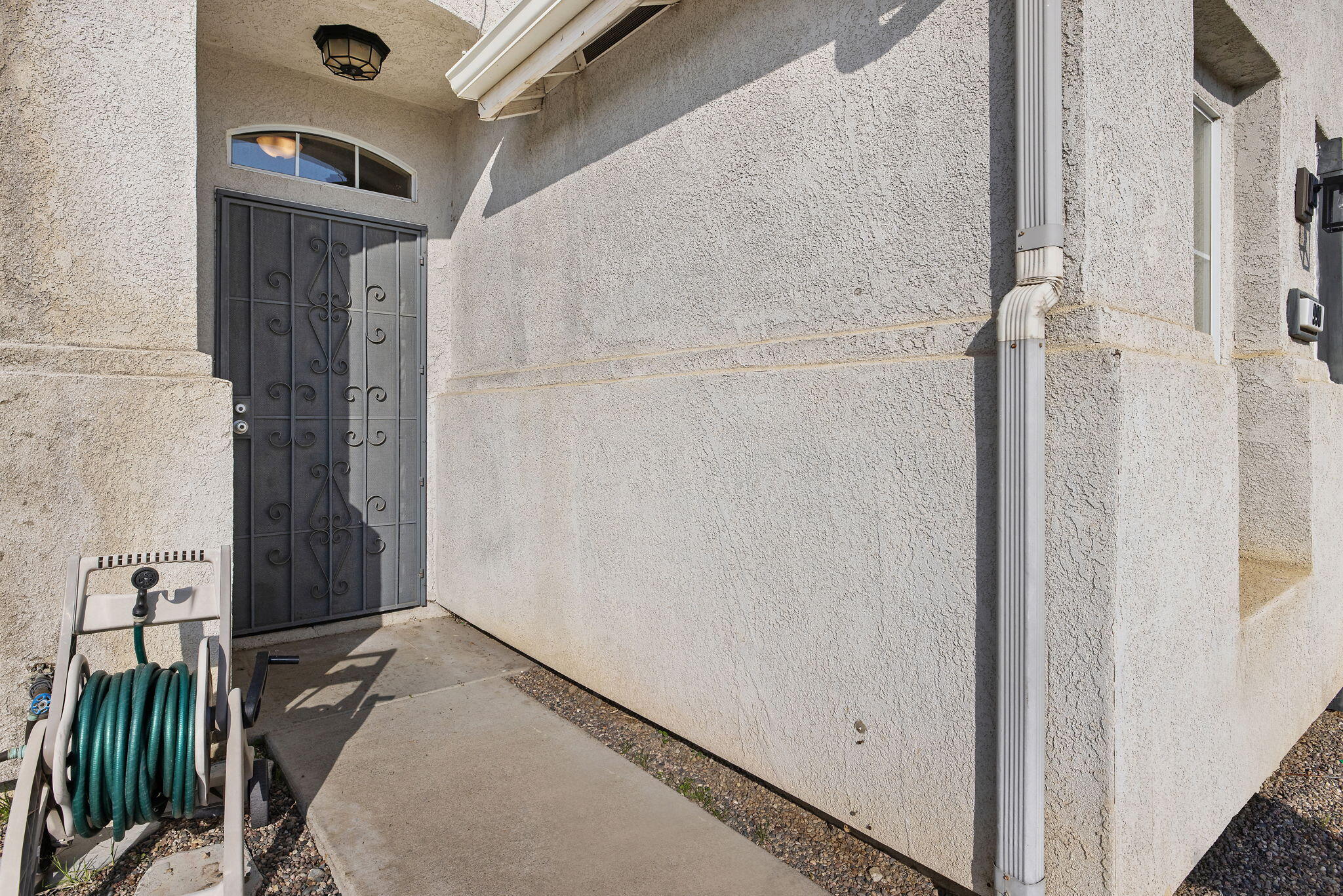 990 Northstar Dr, Hanford, CA 93230