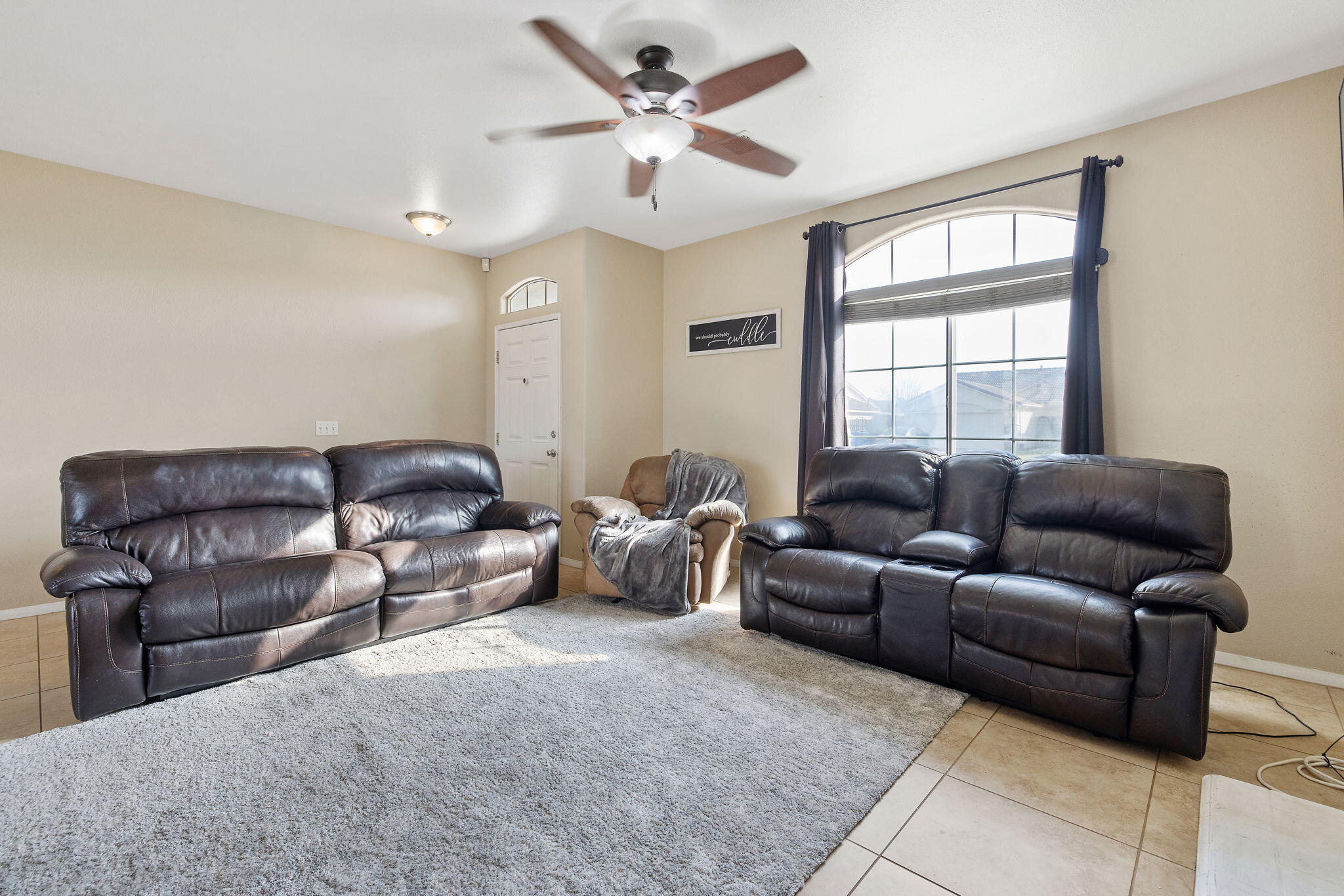 990 Northstar Dr, Hanford, CA 93230