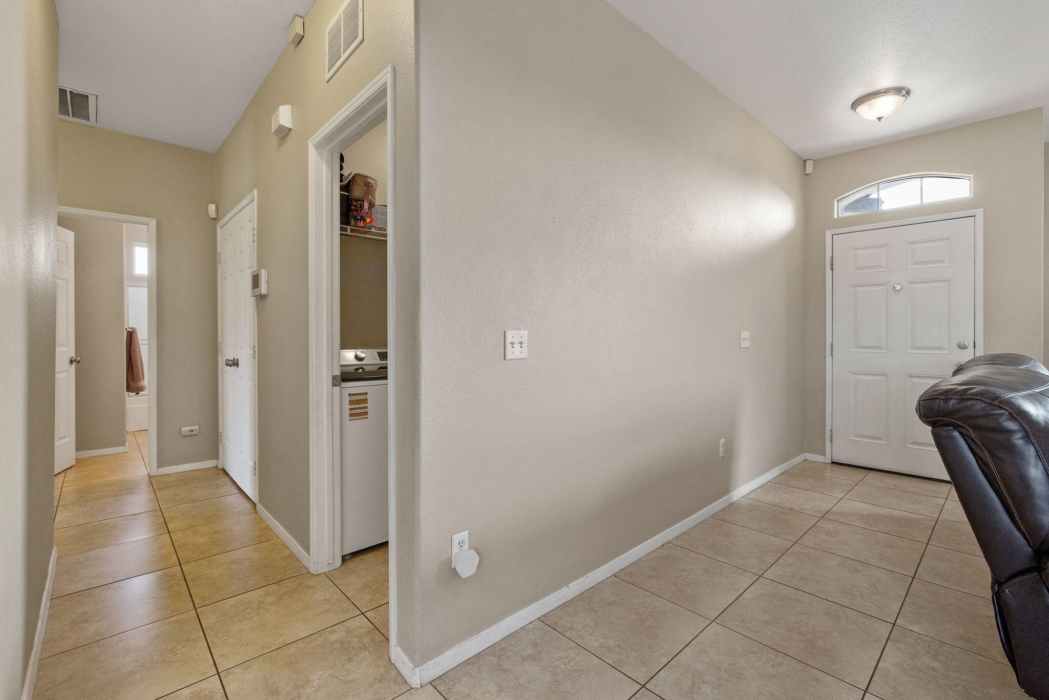 990 Northstar Dr, Hanford, CA 93230