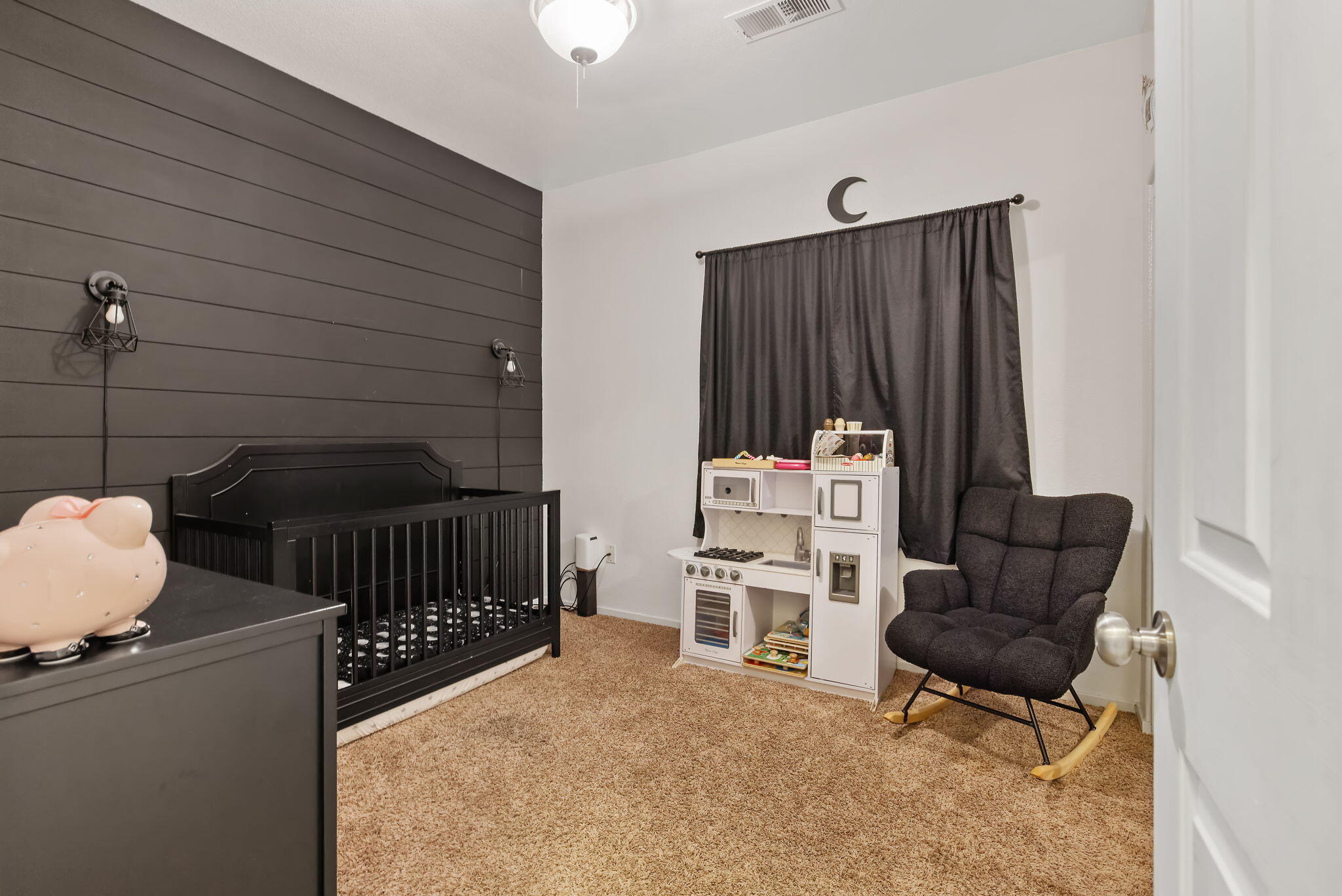 990 Northstar Dr, Hanford, CA 93230