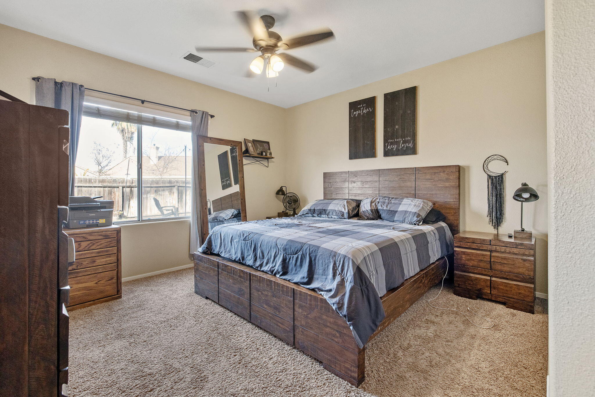 990 Northstar Dr, Hanford, CA 93230