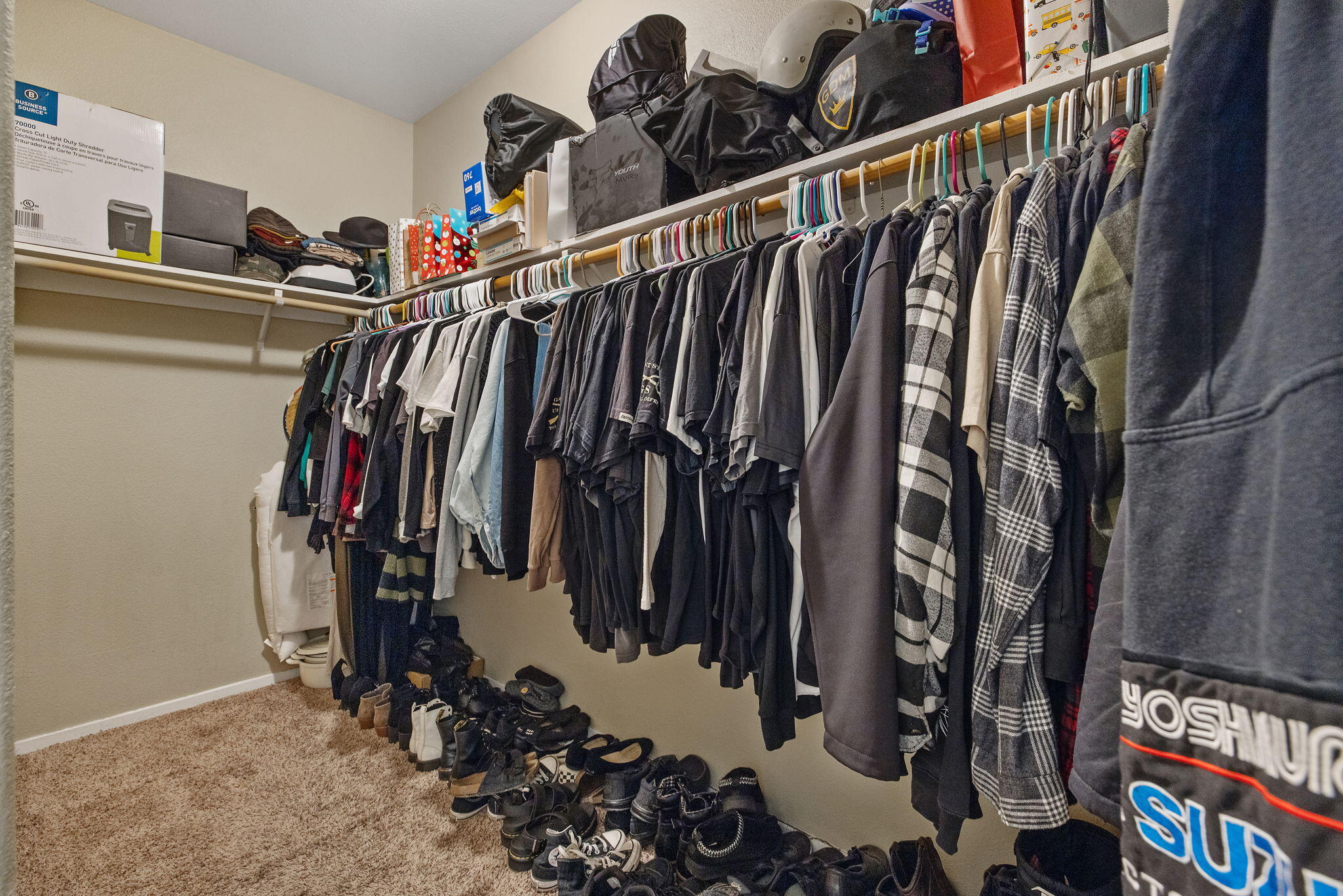 990 Northstar Dr, Hanford, CA 93230