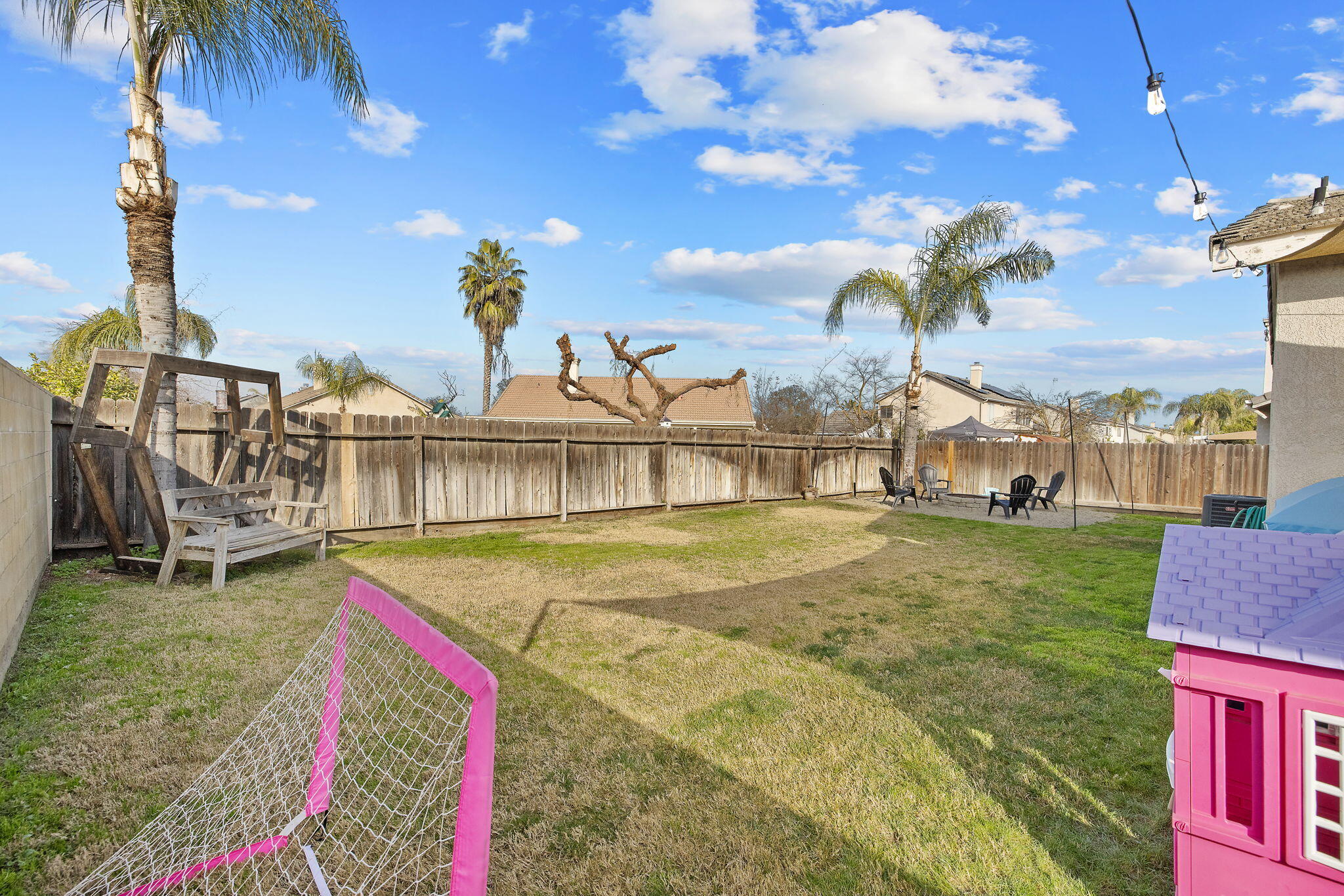 990 Northstar Dr, Hanford, CA 93230