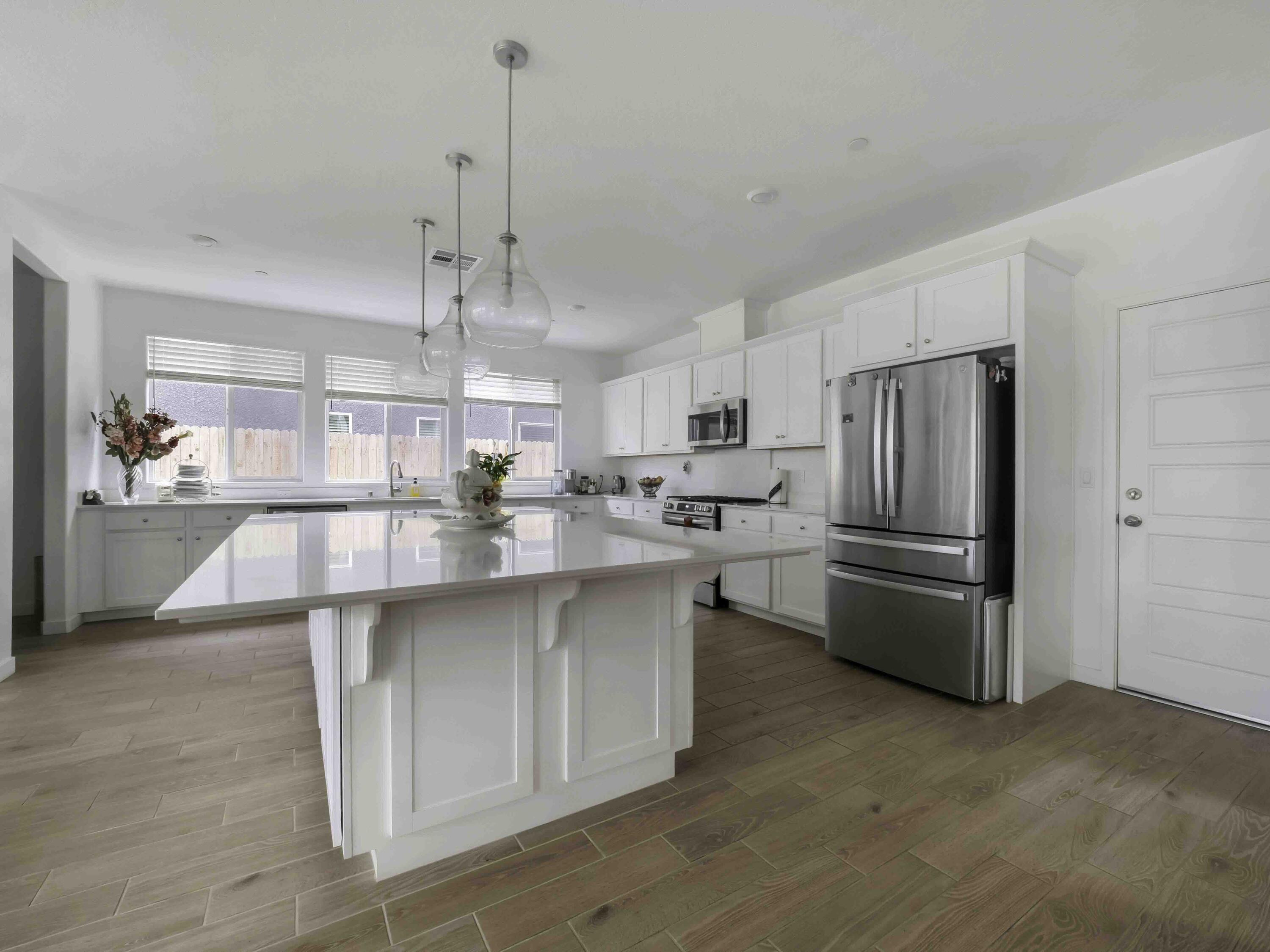 143 NE Riverway Dr, Visalia, CA 93291