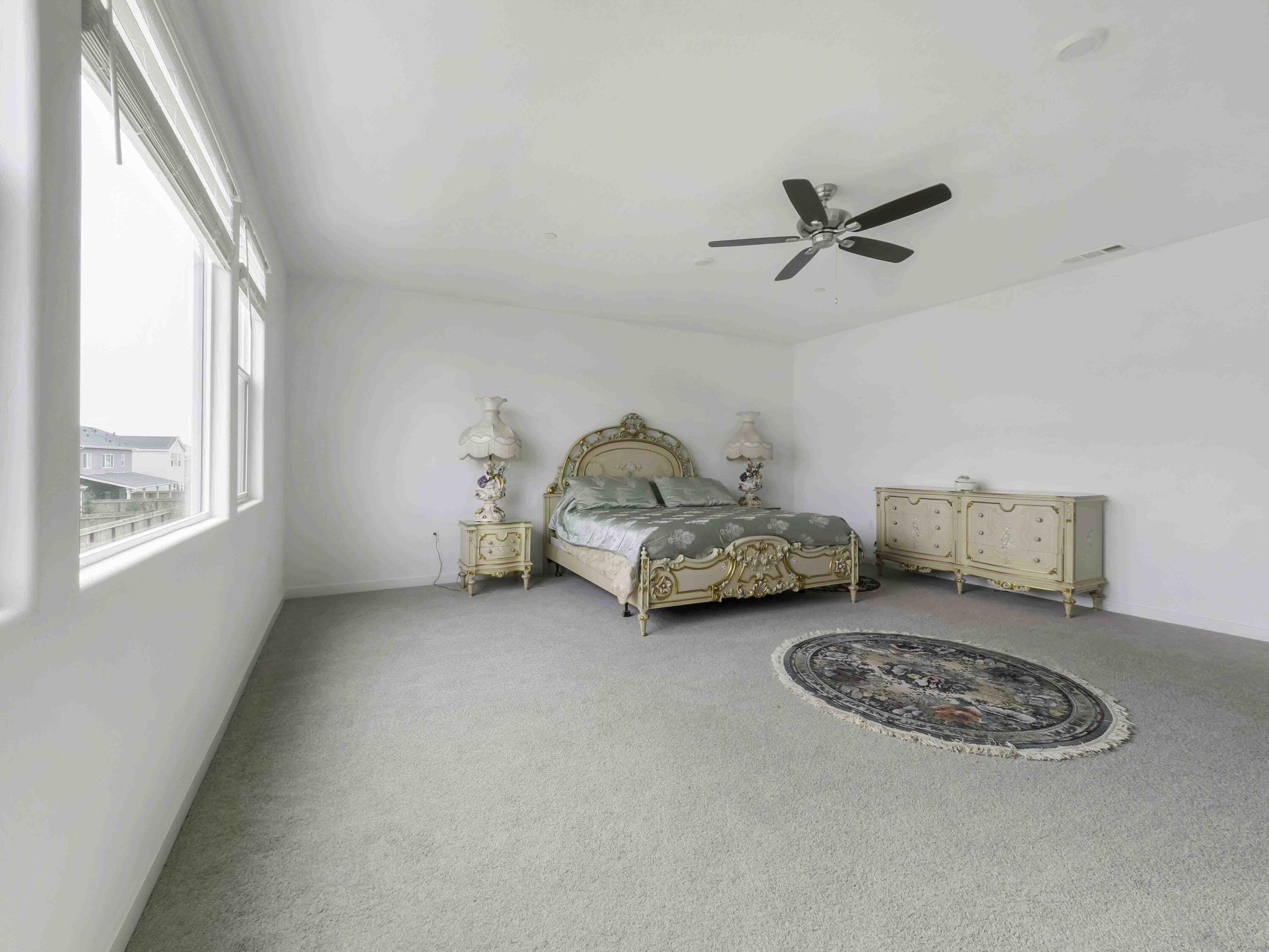 143 NE Riverway Dr, Visalia, CA 93291