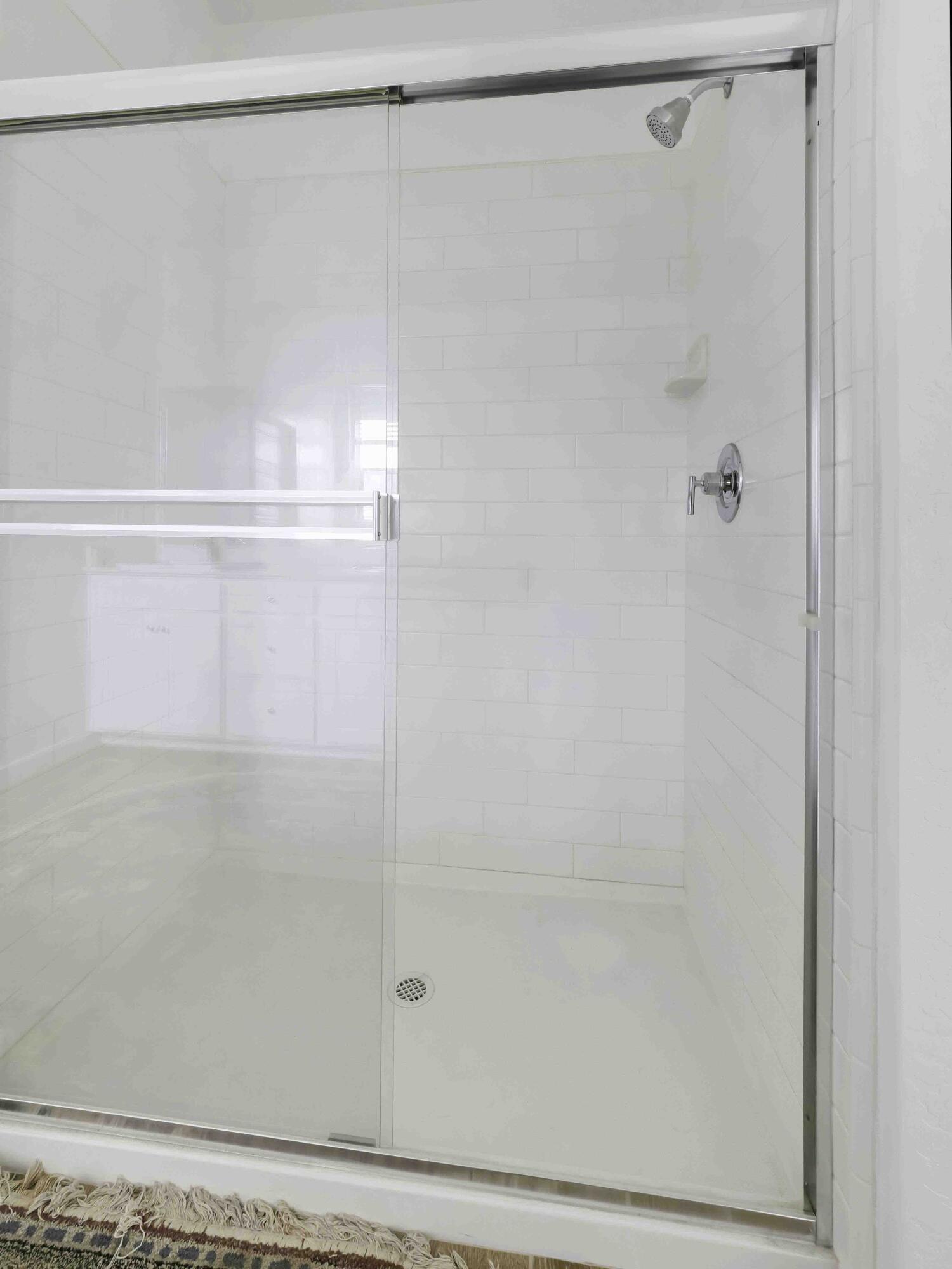 143 NE Riverway Dr, Visalia, CA 93291