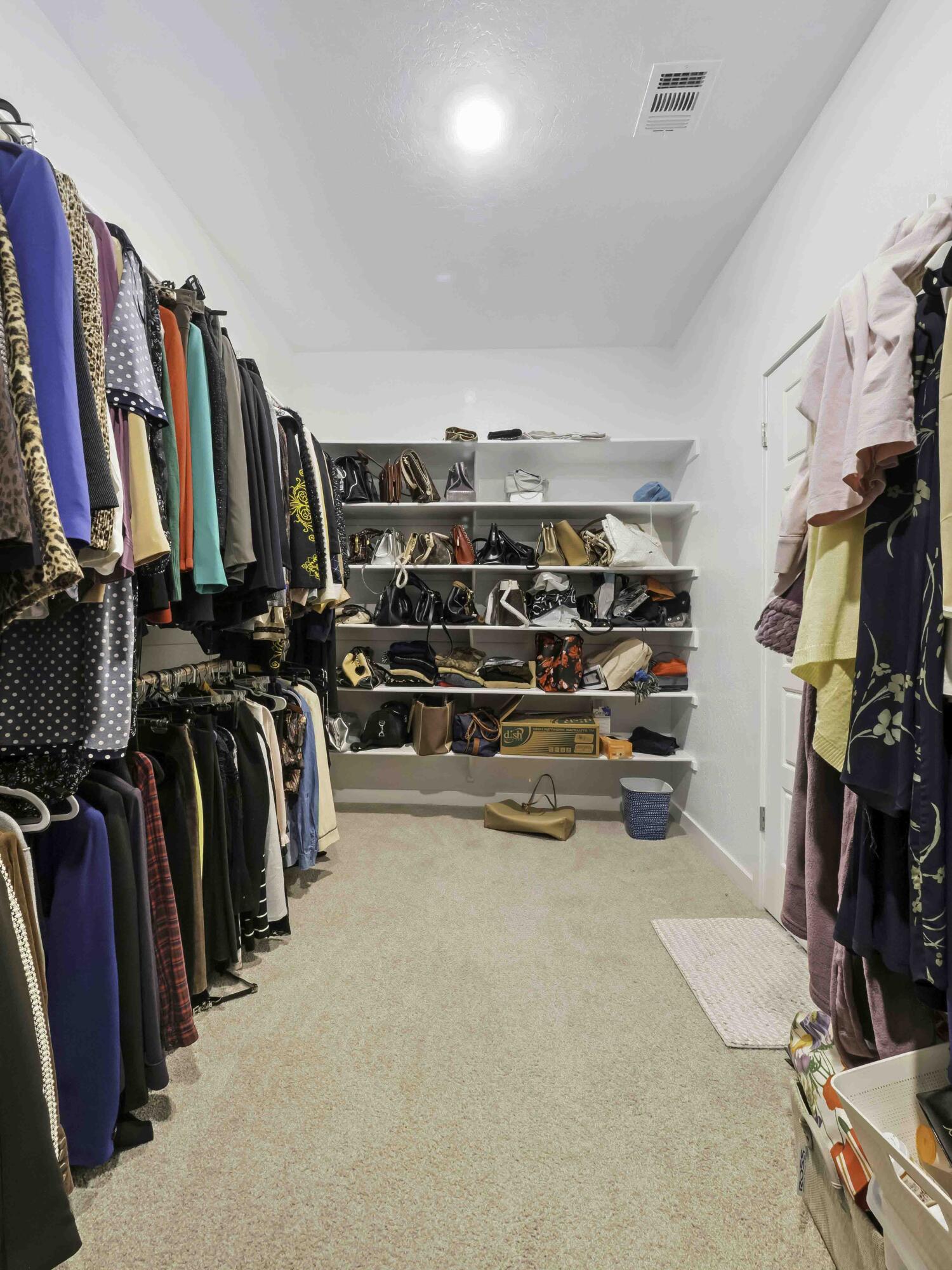 143 NE Riverway Dr, Visalia, CA 93291