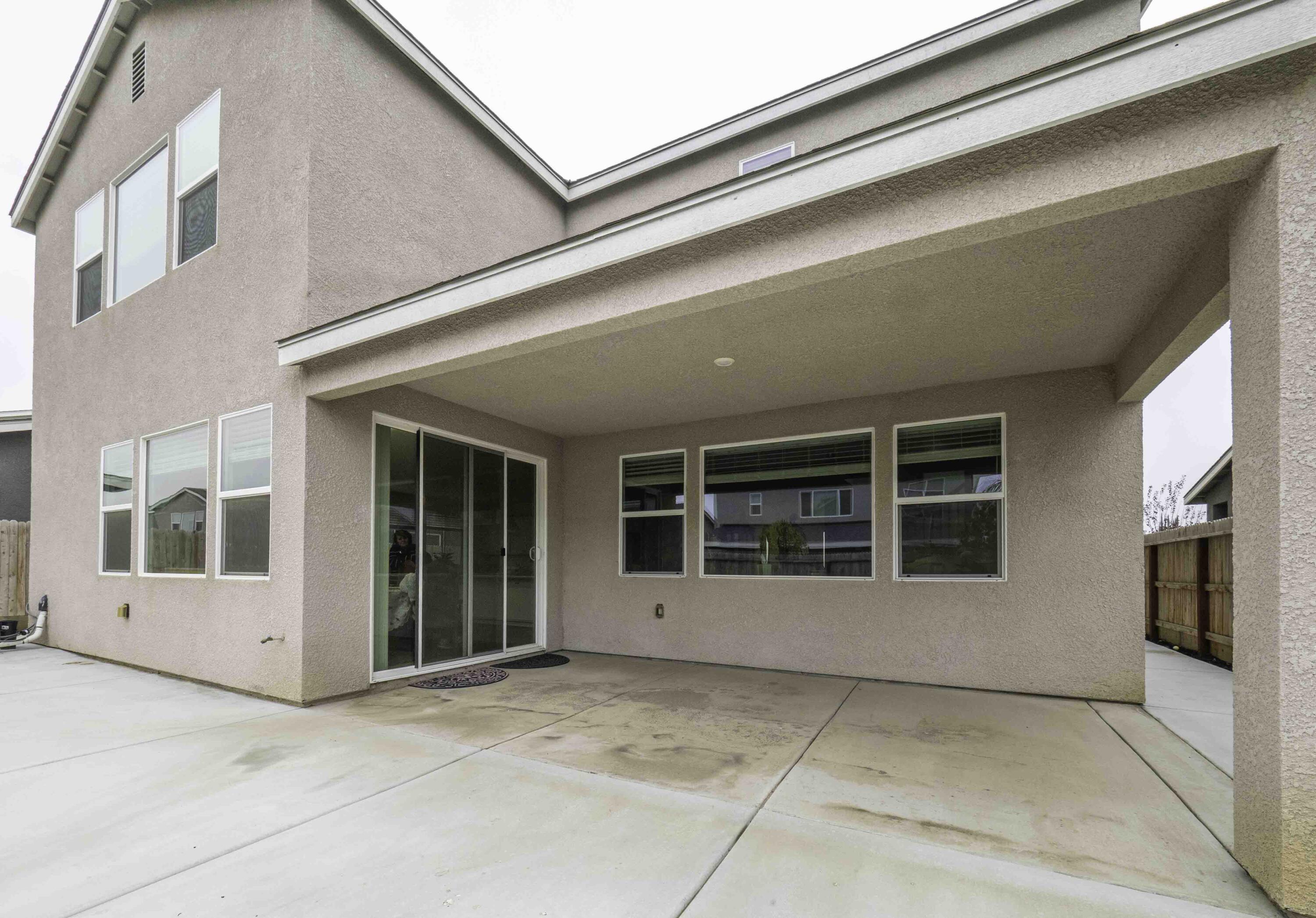 143 NE Riverway Dr, Visalia, CA 93291