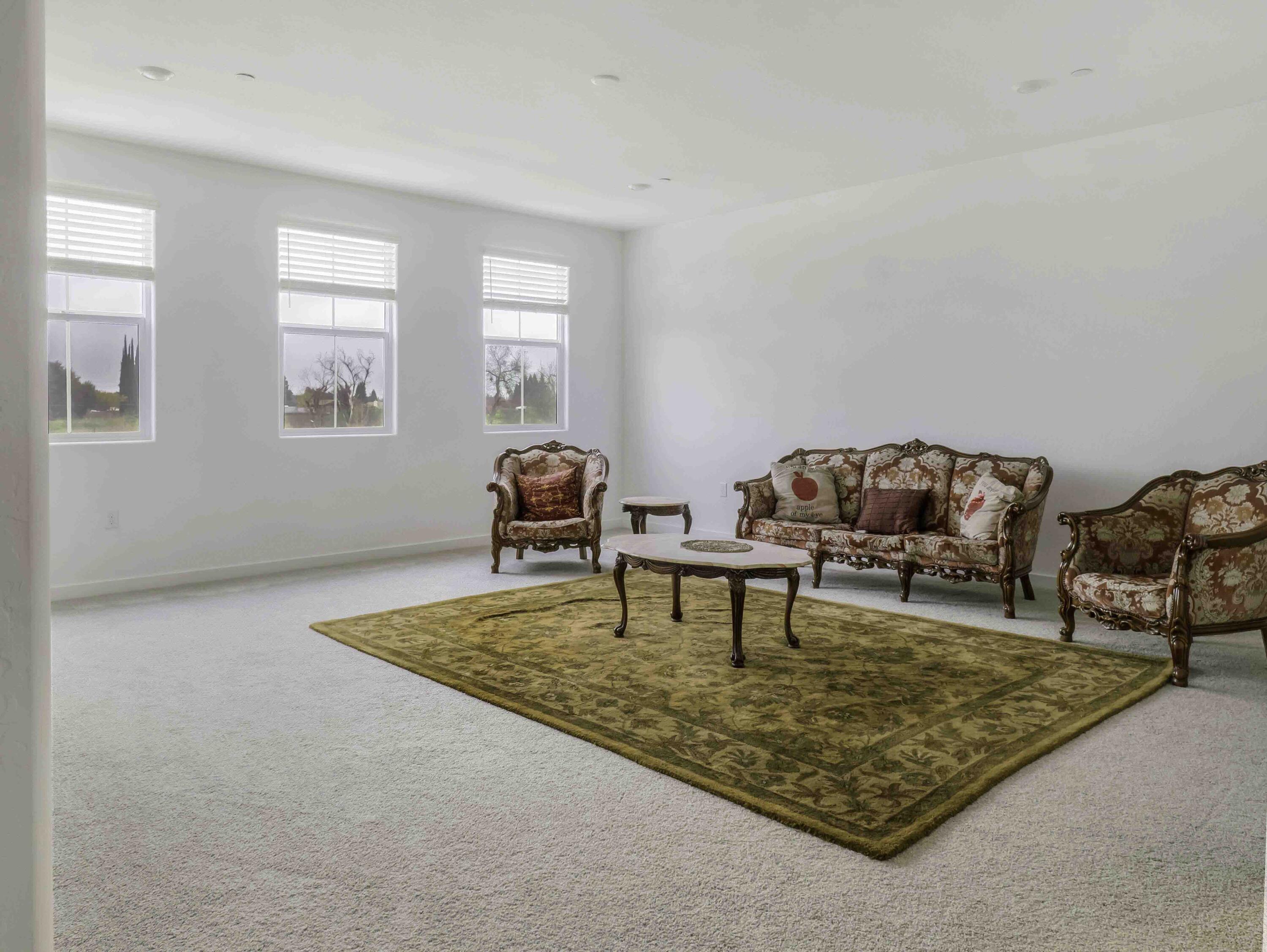 143 NE Riverway Dr, Visalia, CA 93291