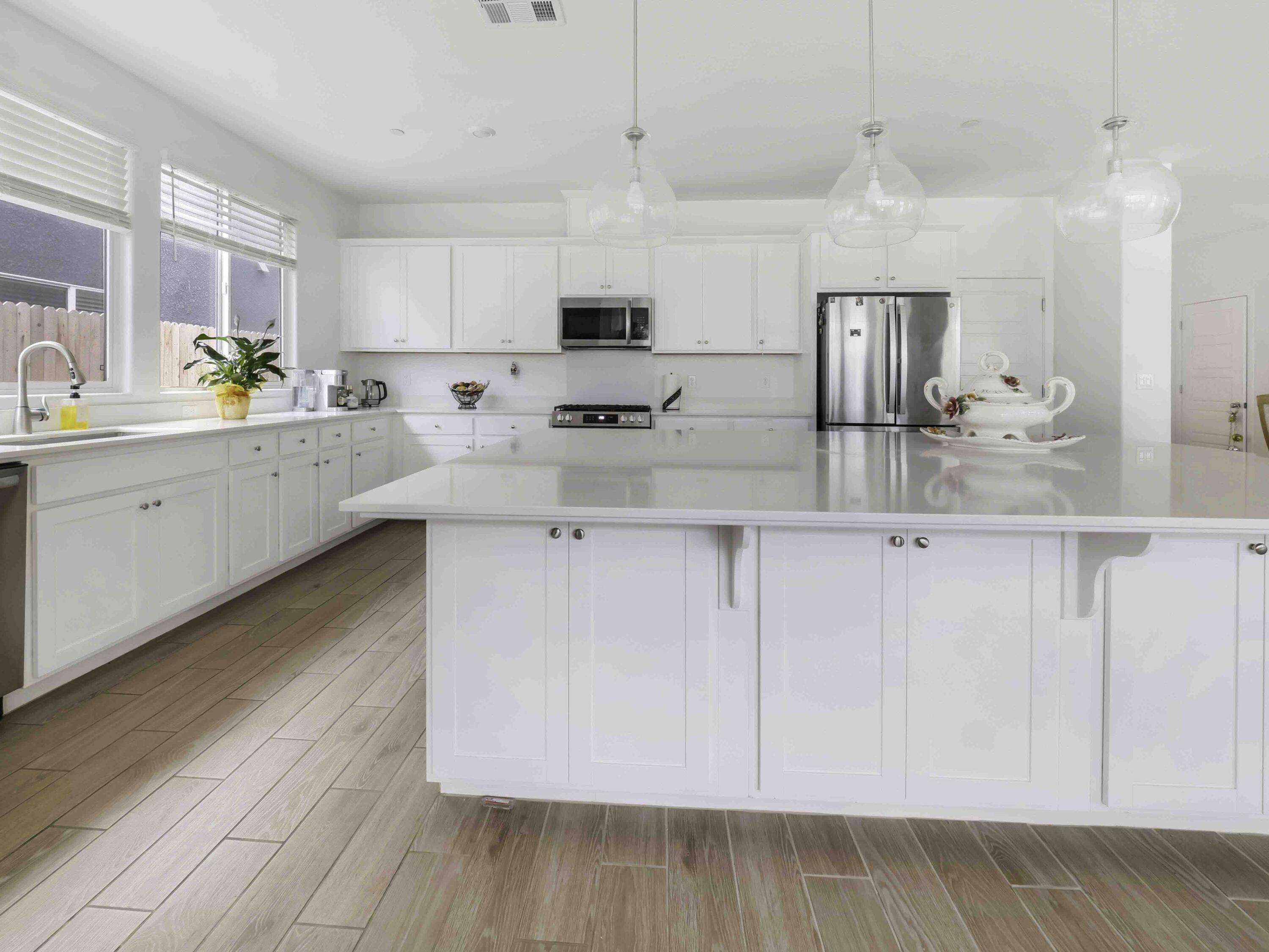 143 NE Riverway Dr, Visalia, CA 93291