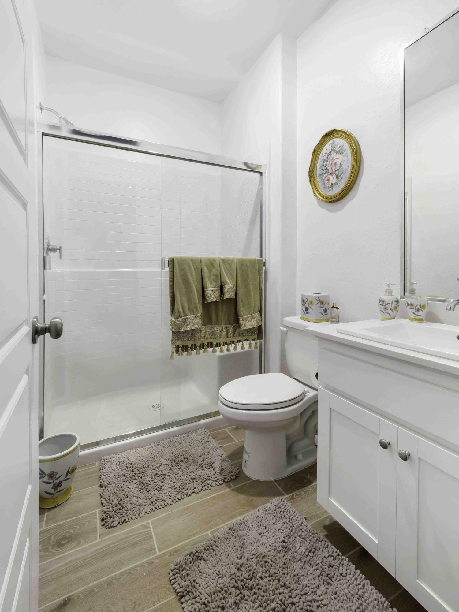 143 NE Riverway Dr, Visalia, CA 93291