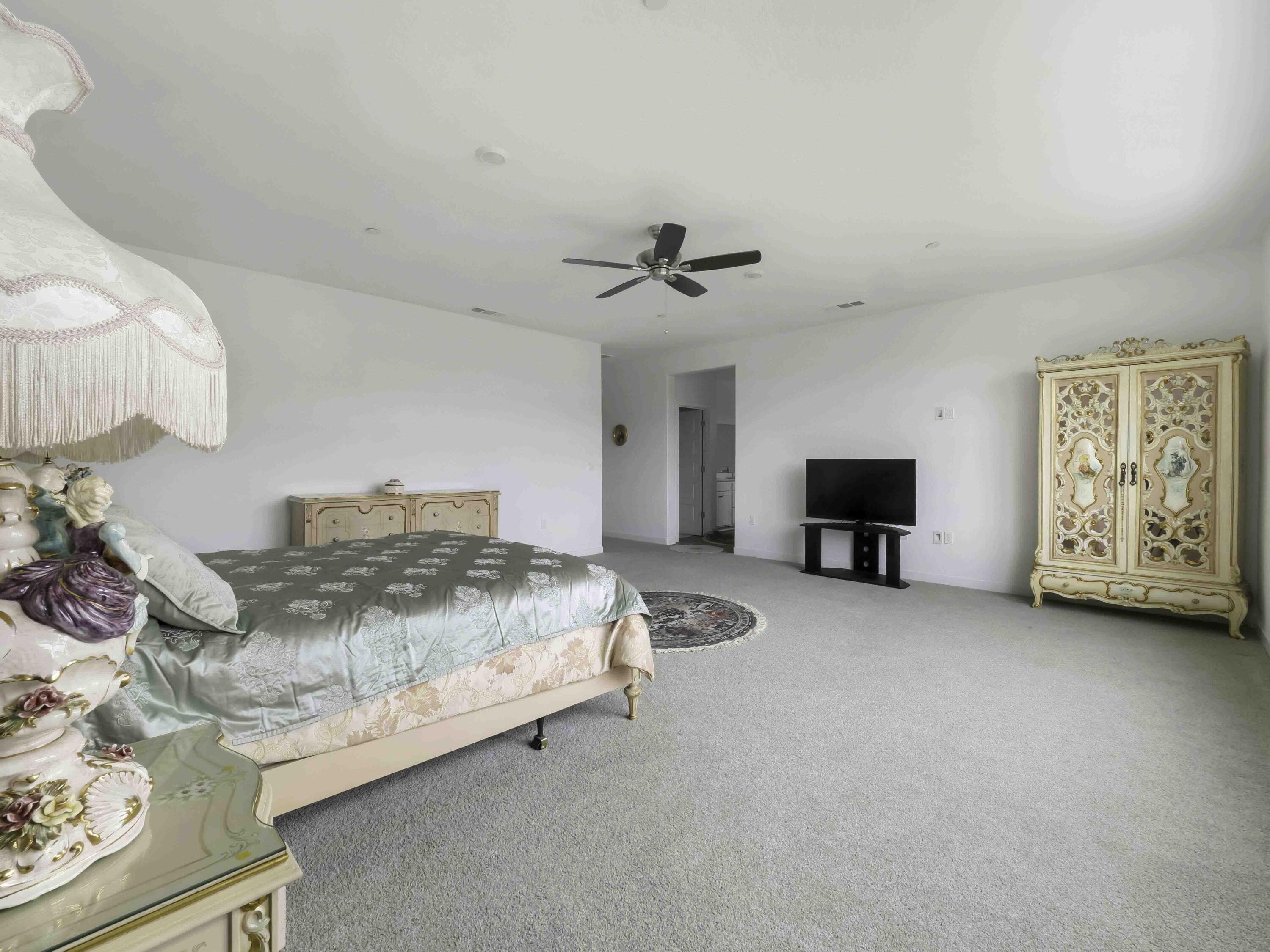 143 NE Riverway Dr, Visalia, CA 93291