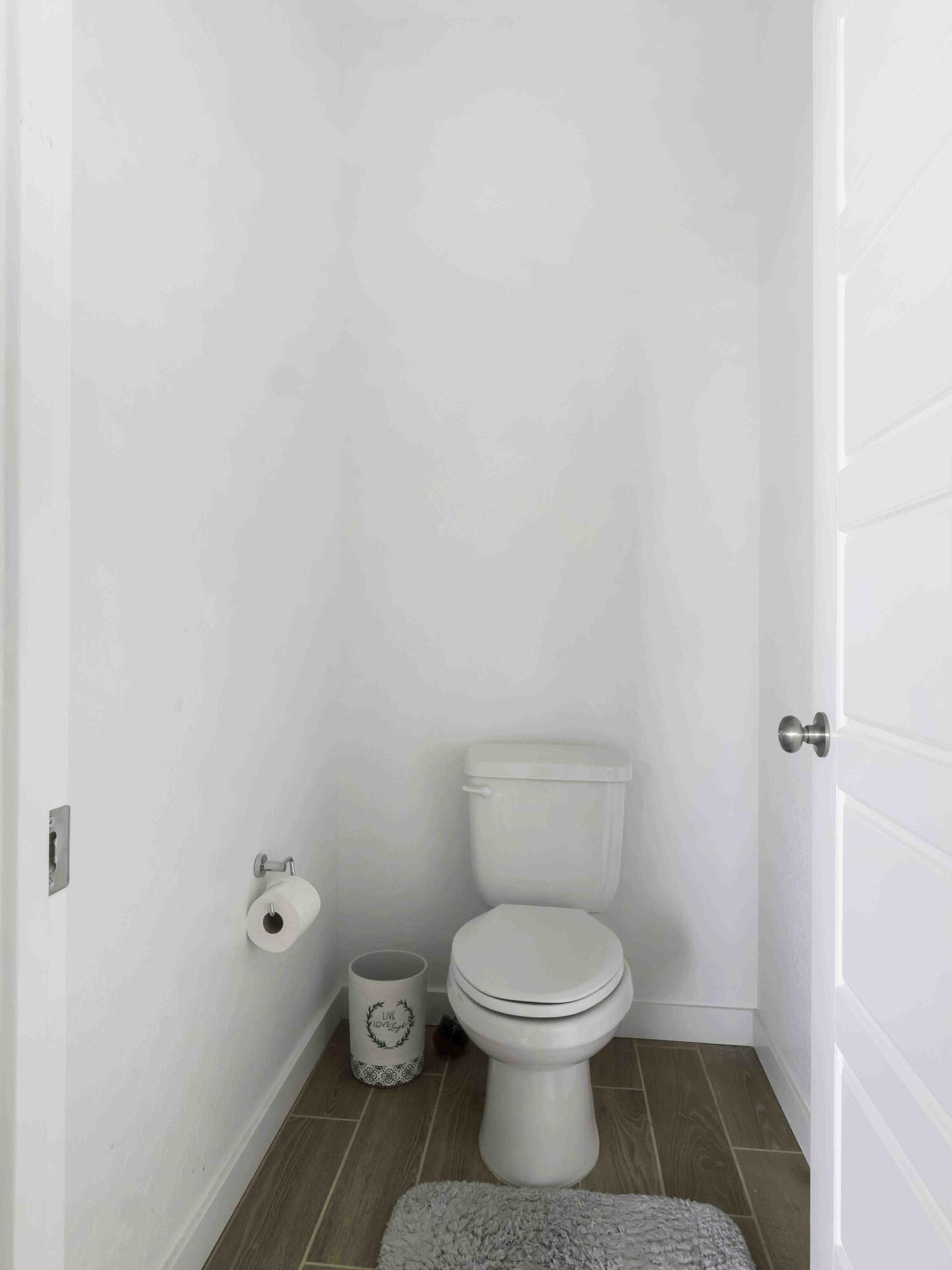 143 NE Riverway Dr, Visalia, CA 93291