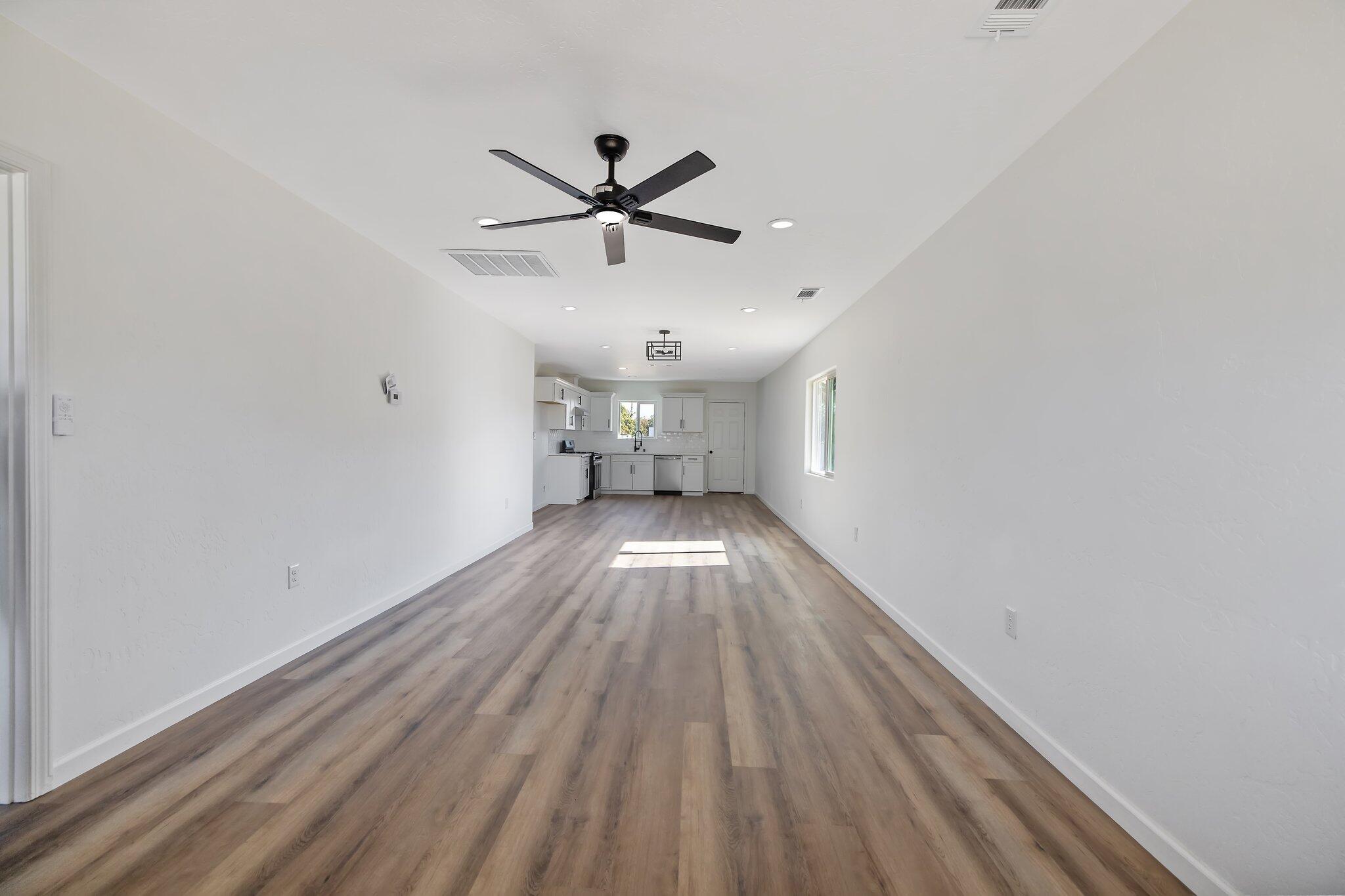 1344 S Liberty St, Visalia, CA 93292