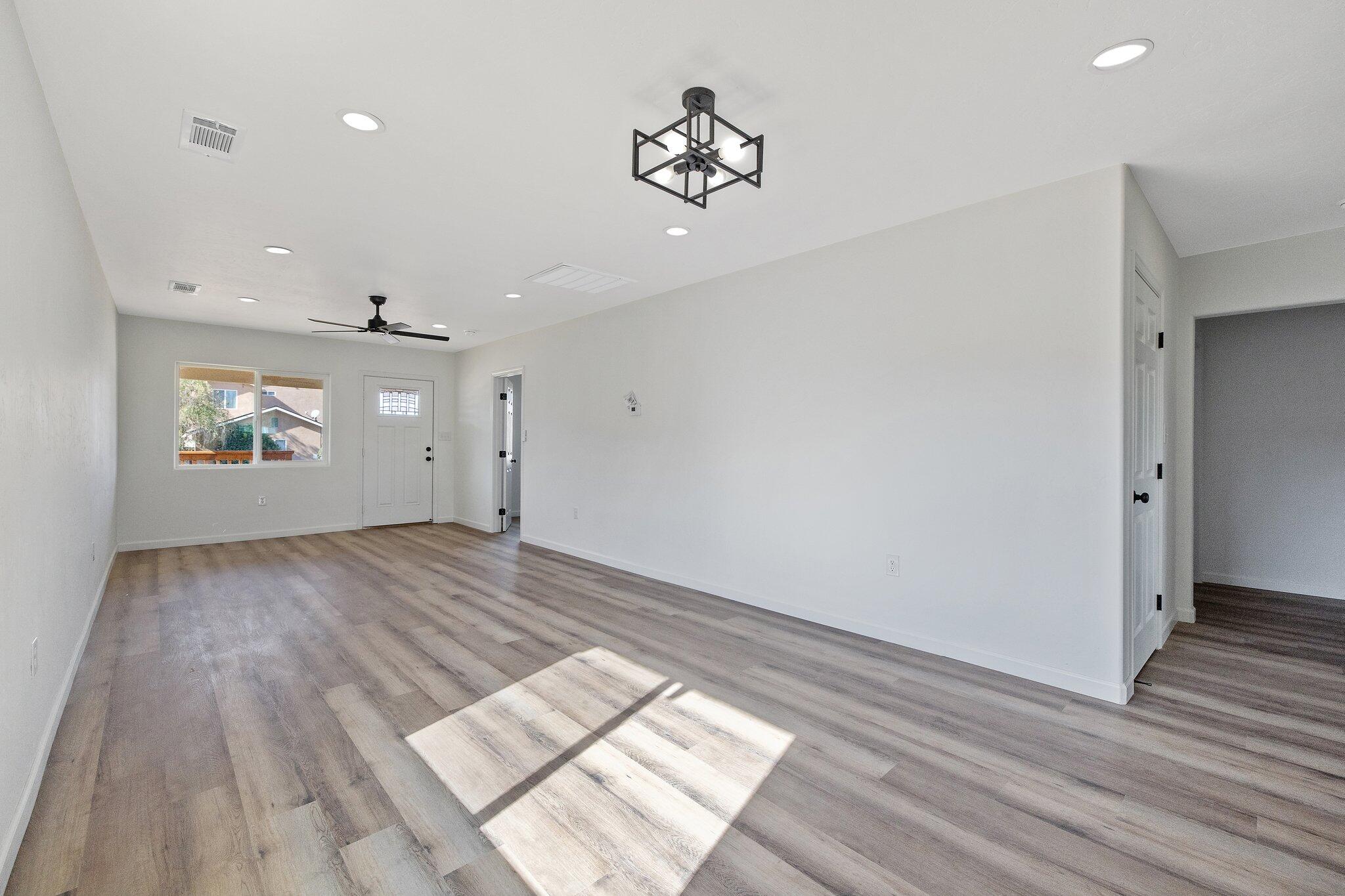 1344 S Liberty St, Visalia, CA 93292