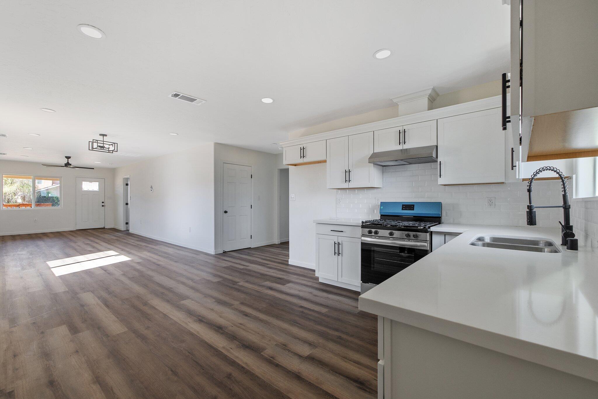 1344 S Liberty St, Visalia, CA 93292