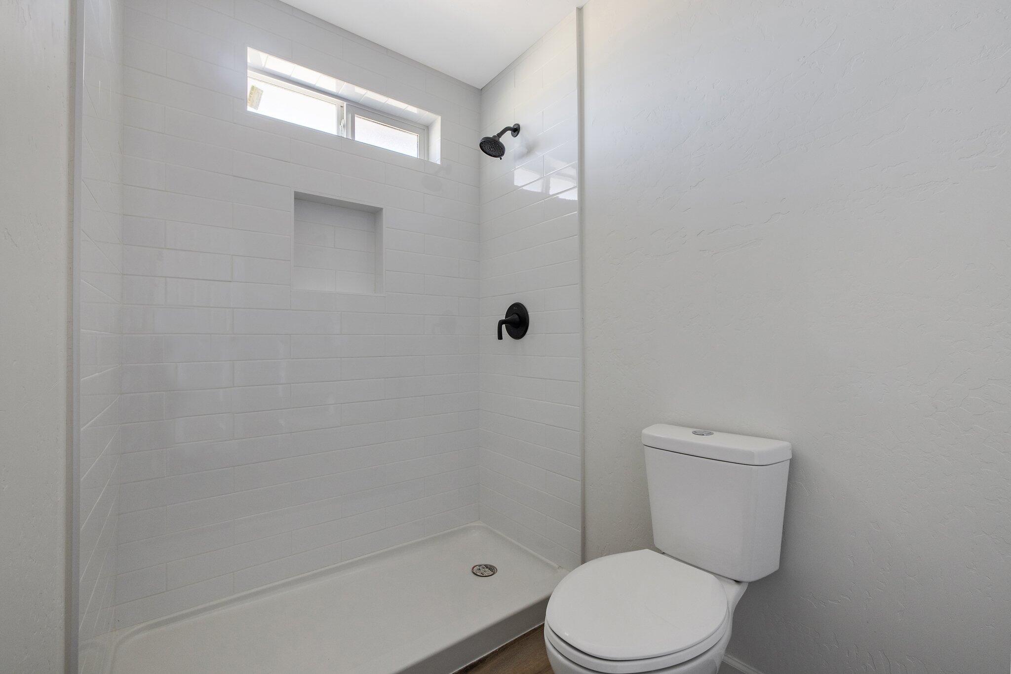 1344 S Liberty St, Visalia, CA 93292