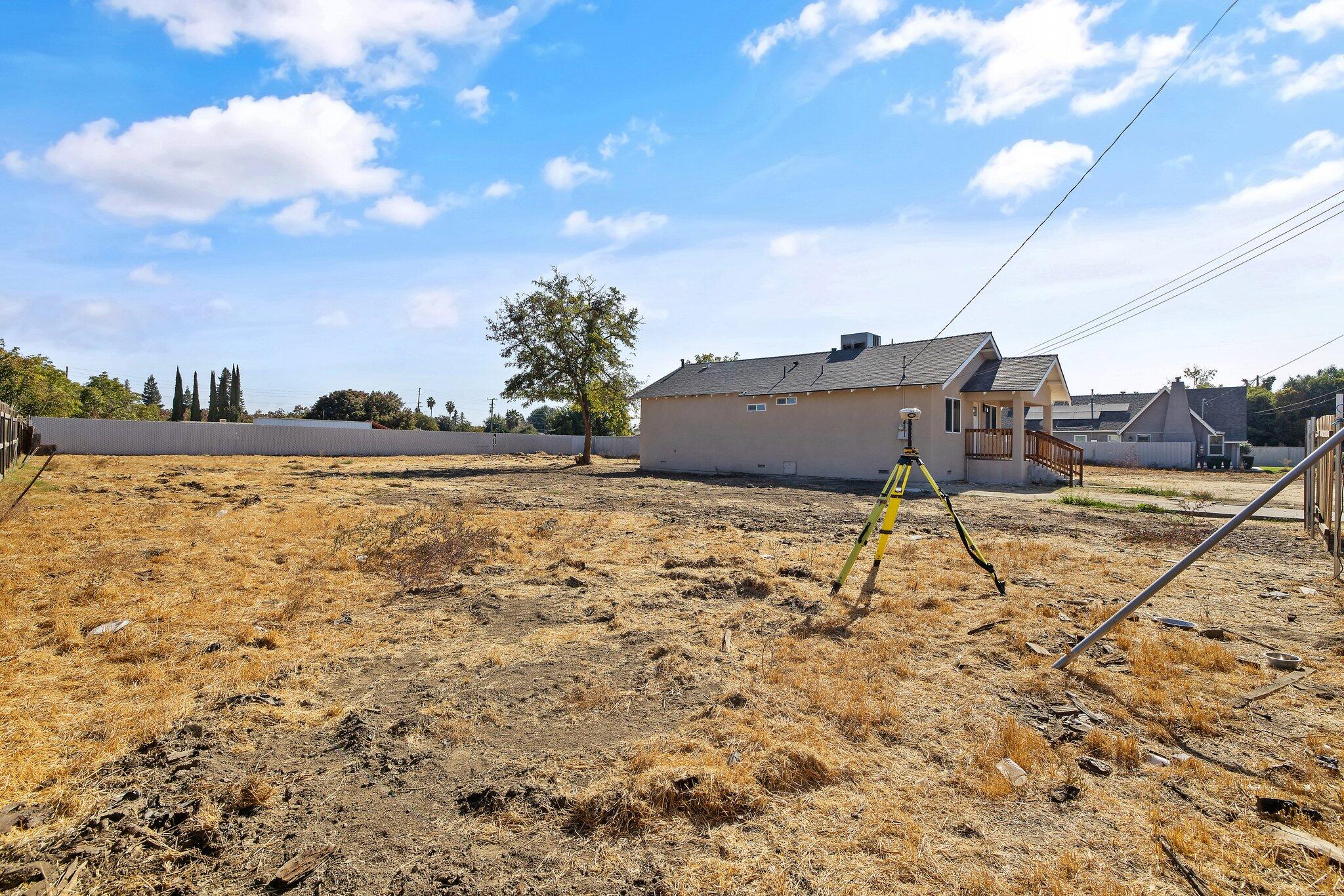 1344 S Liberty St, Visalia, CA 93292