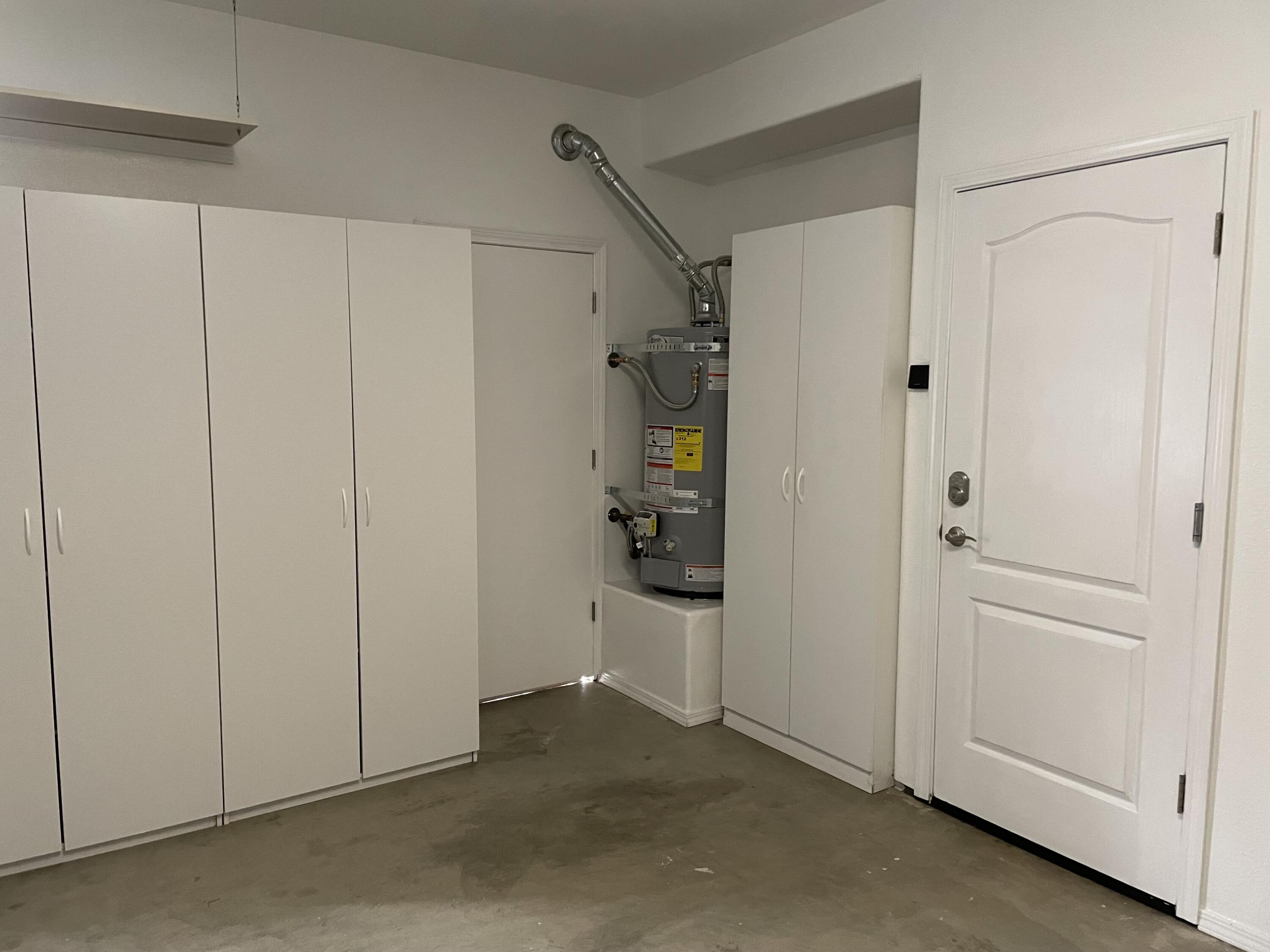 989 Laguna Dr, Lemoore, CA 93245