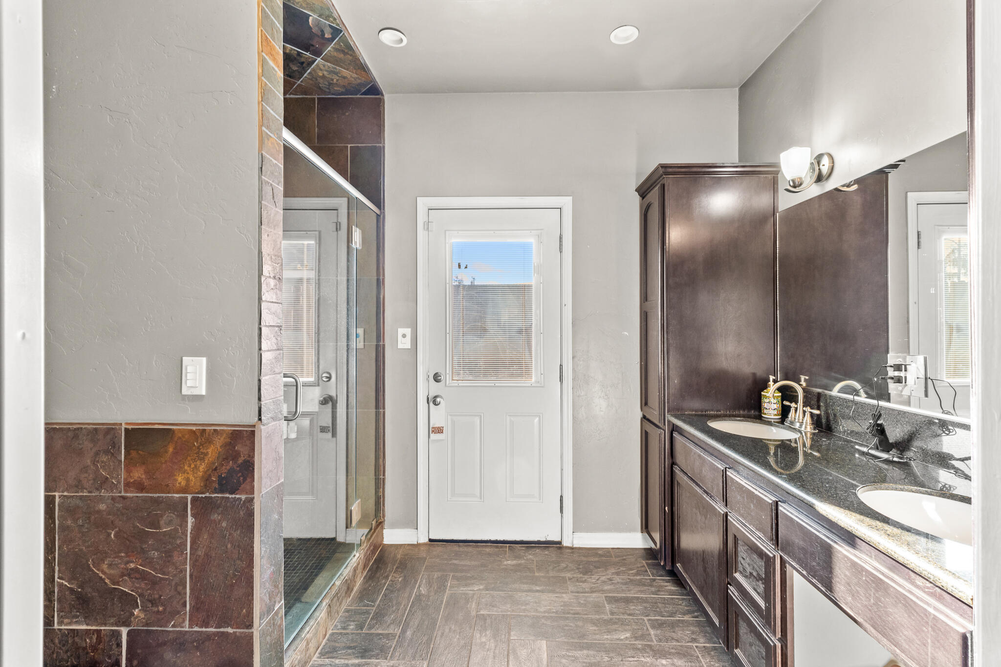 908 N Beatrice, Tulare, CA 93274