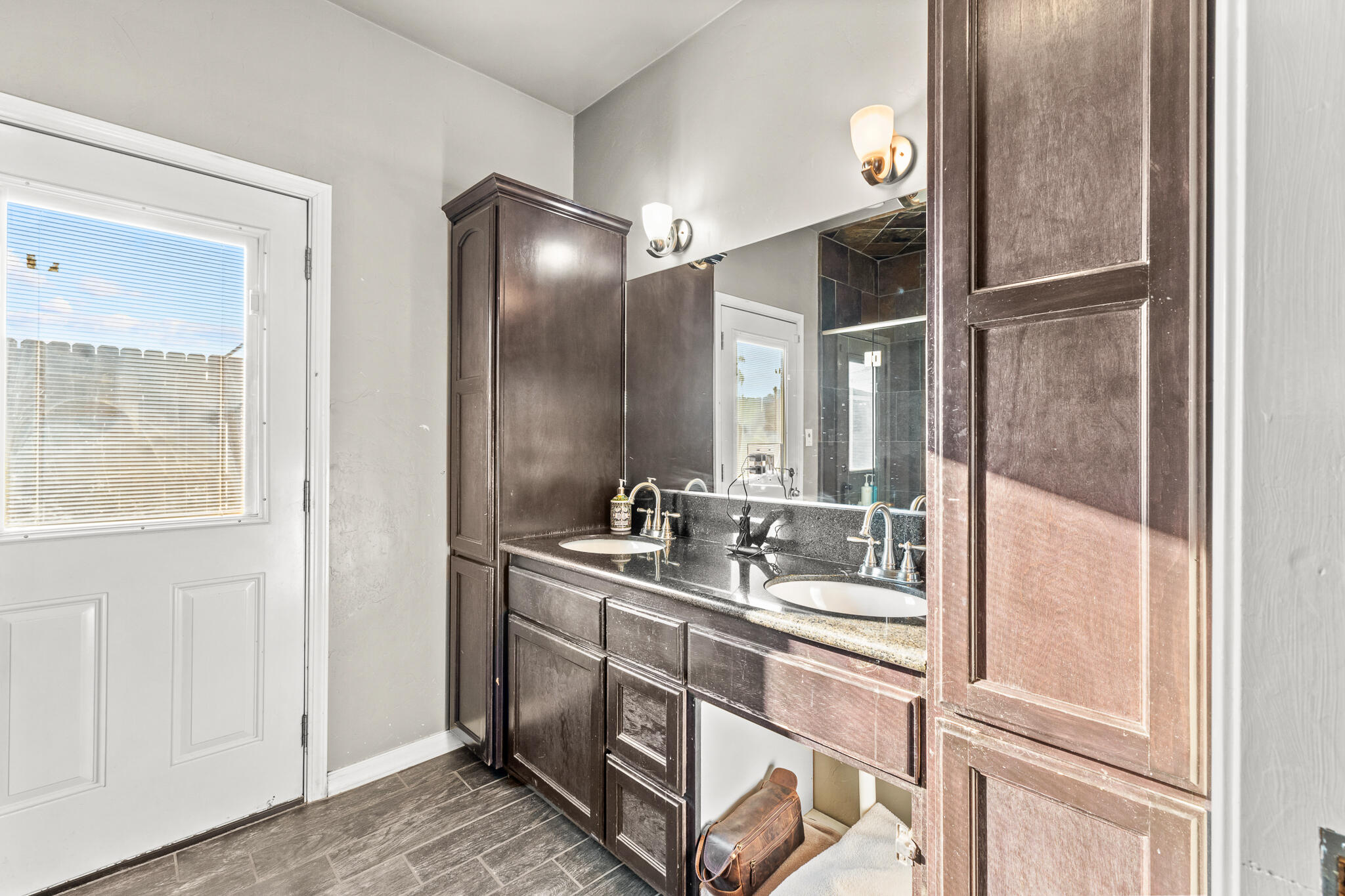 908 N Beatrice, Tulare, CA 93274