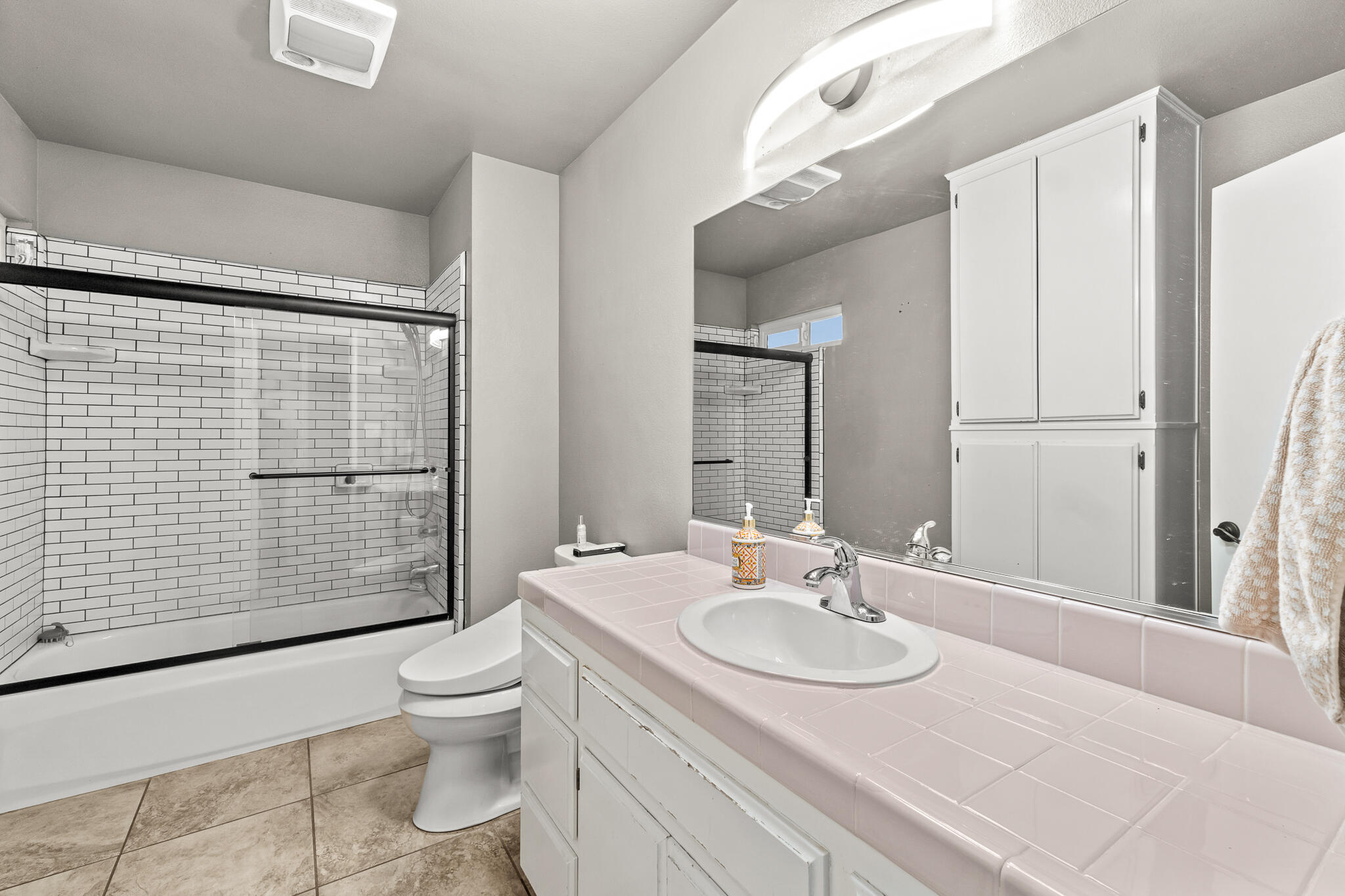 908 N Beatrice, Tulare, CA 93274