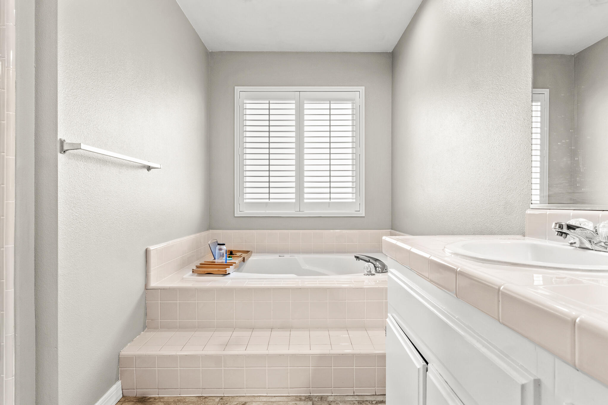 908 N Beatrice, Tulare, CA 93274