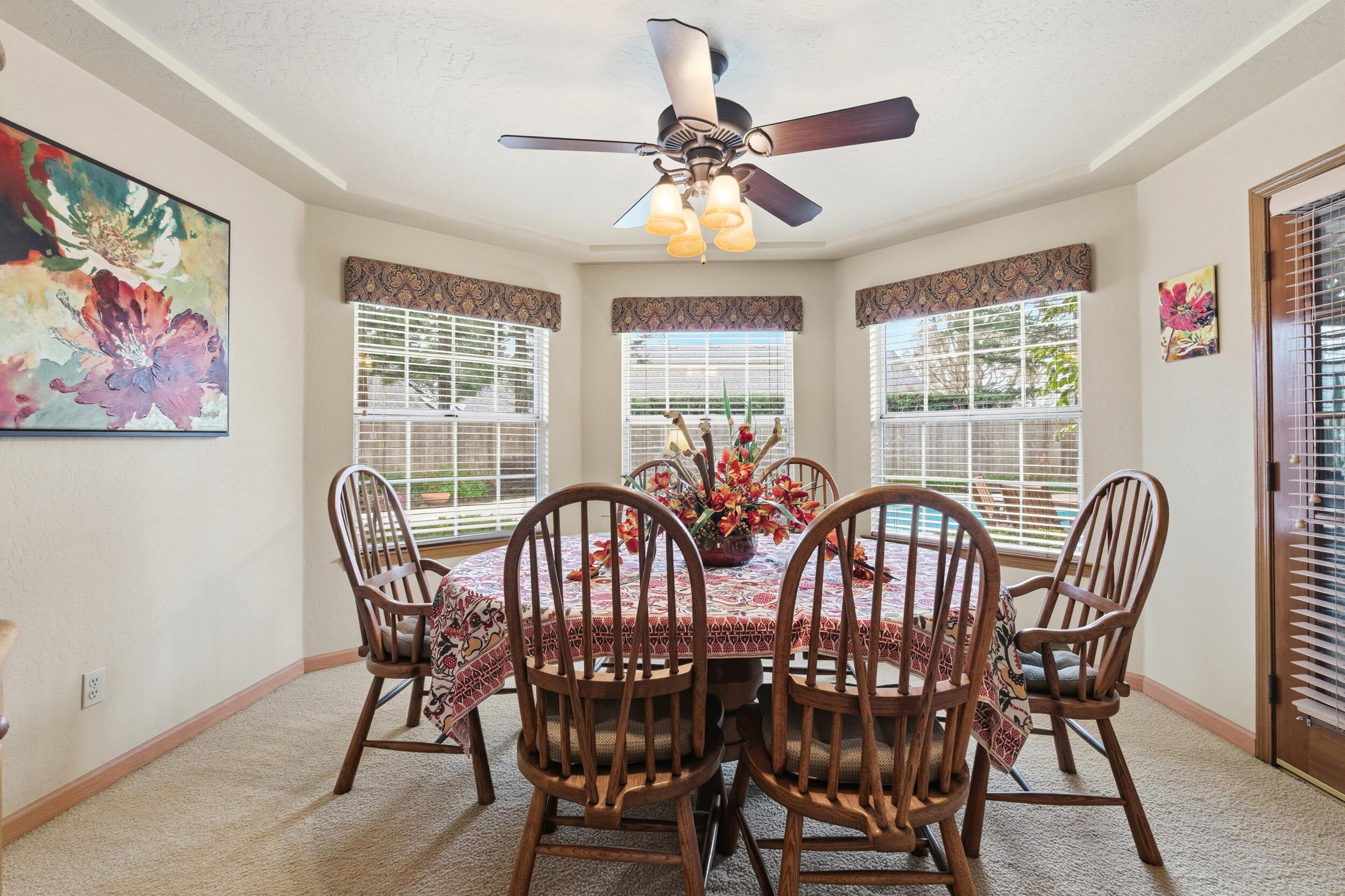 139 E Chestnut Ct, Visalia, CA 93277