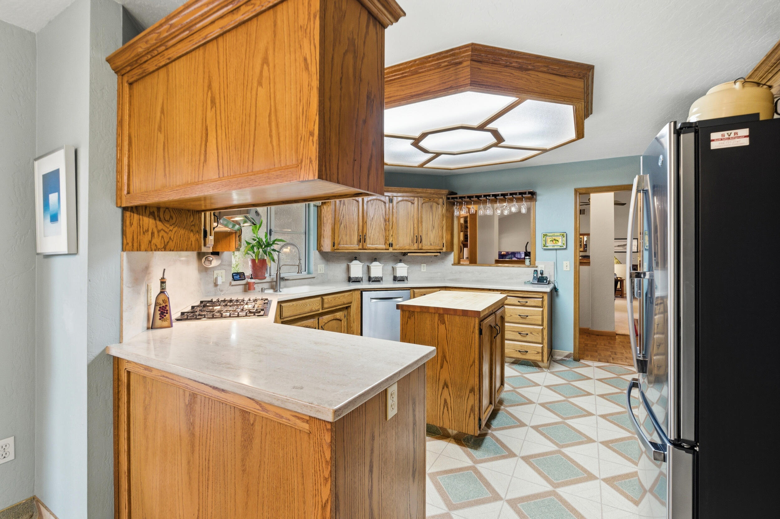 139 E Chestnut Ct, Visalia, CA 93277