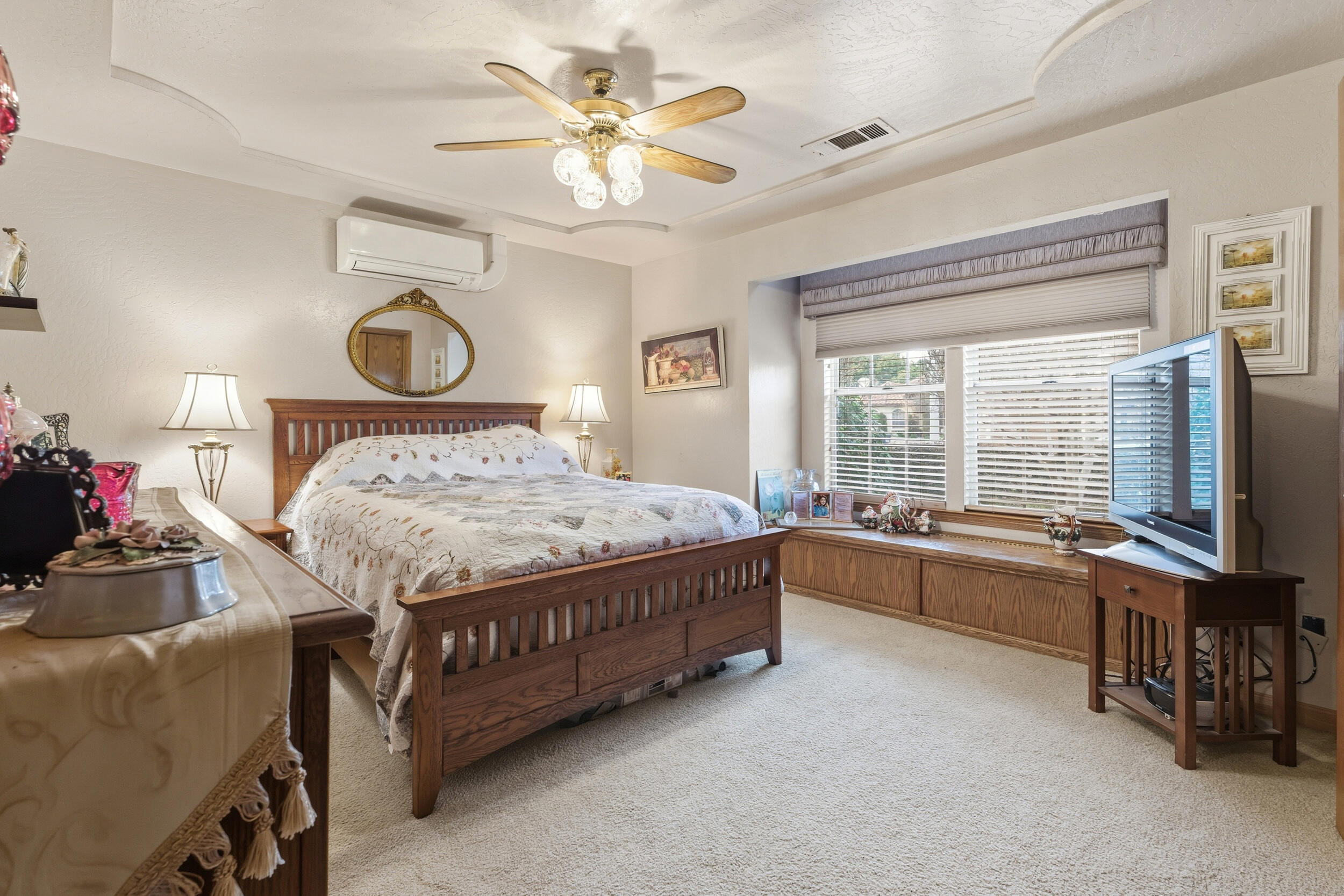 139 E Chestnut Ct, Visalia, CA 93277