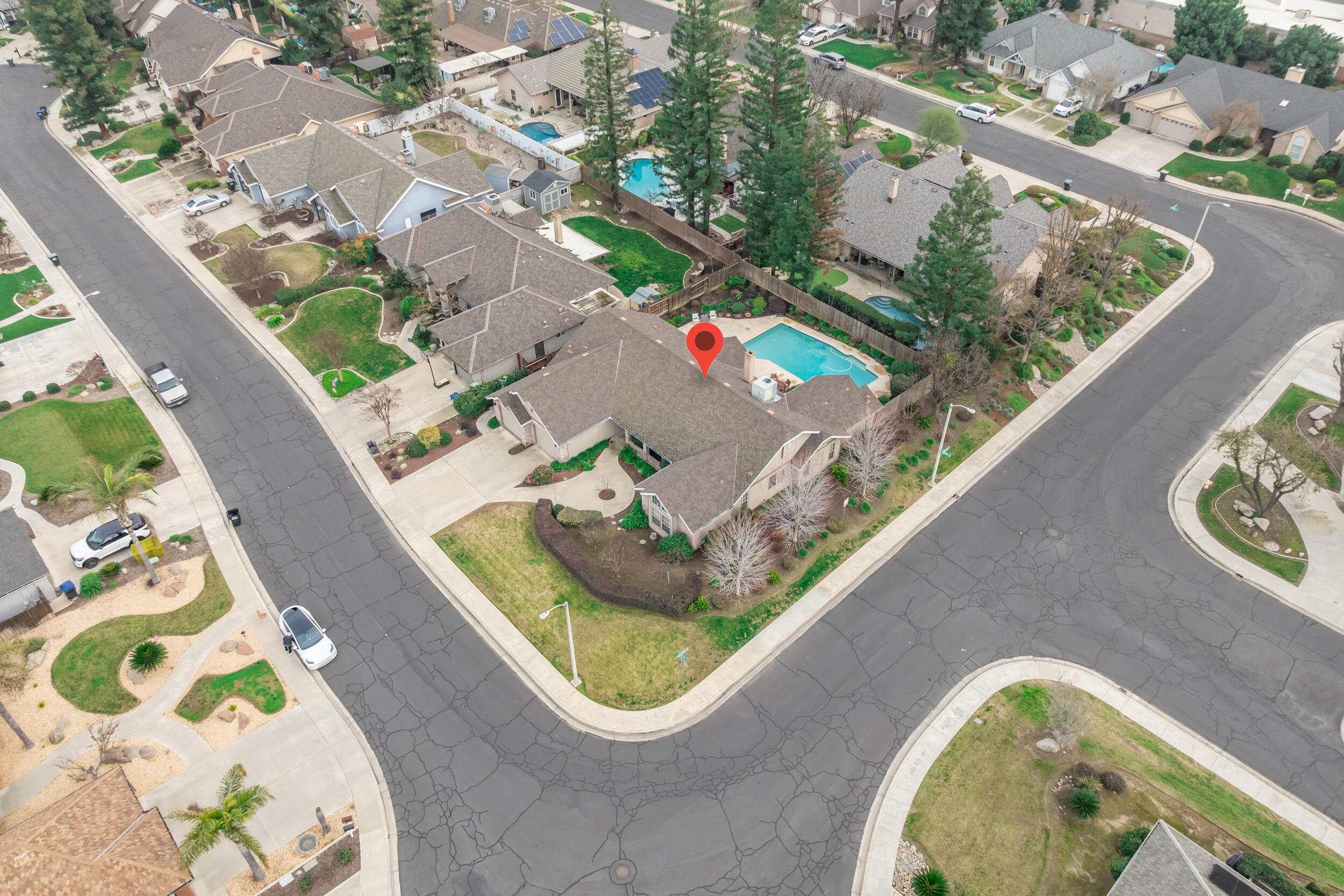 139 E Chestnut Ct, Visalia, CA 93277