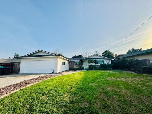 3035 W Cambridge Ave, Visalia, CA 93277