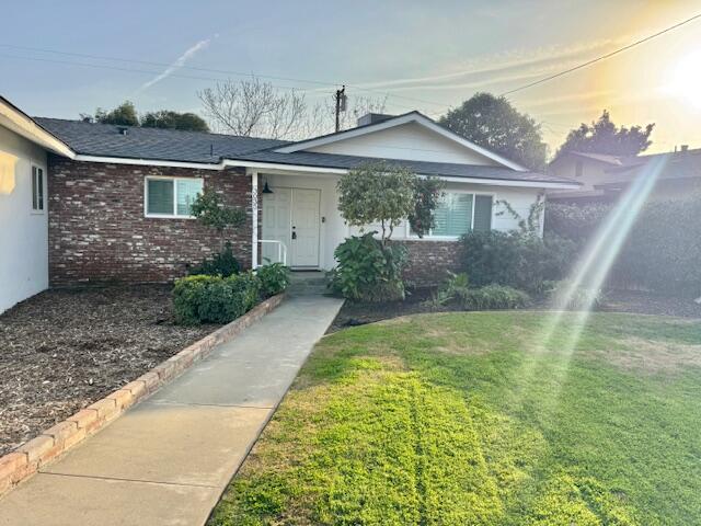 3035 W Cambridge Ave, Visalia, CA 93277