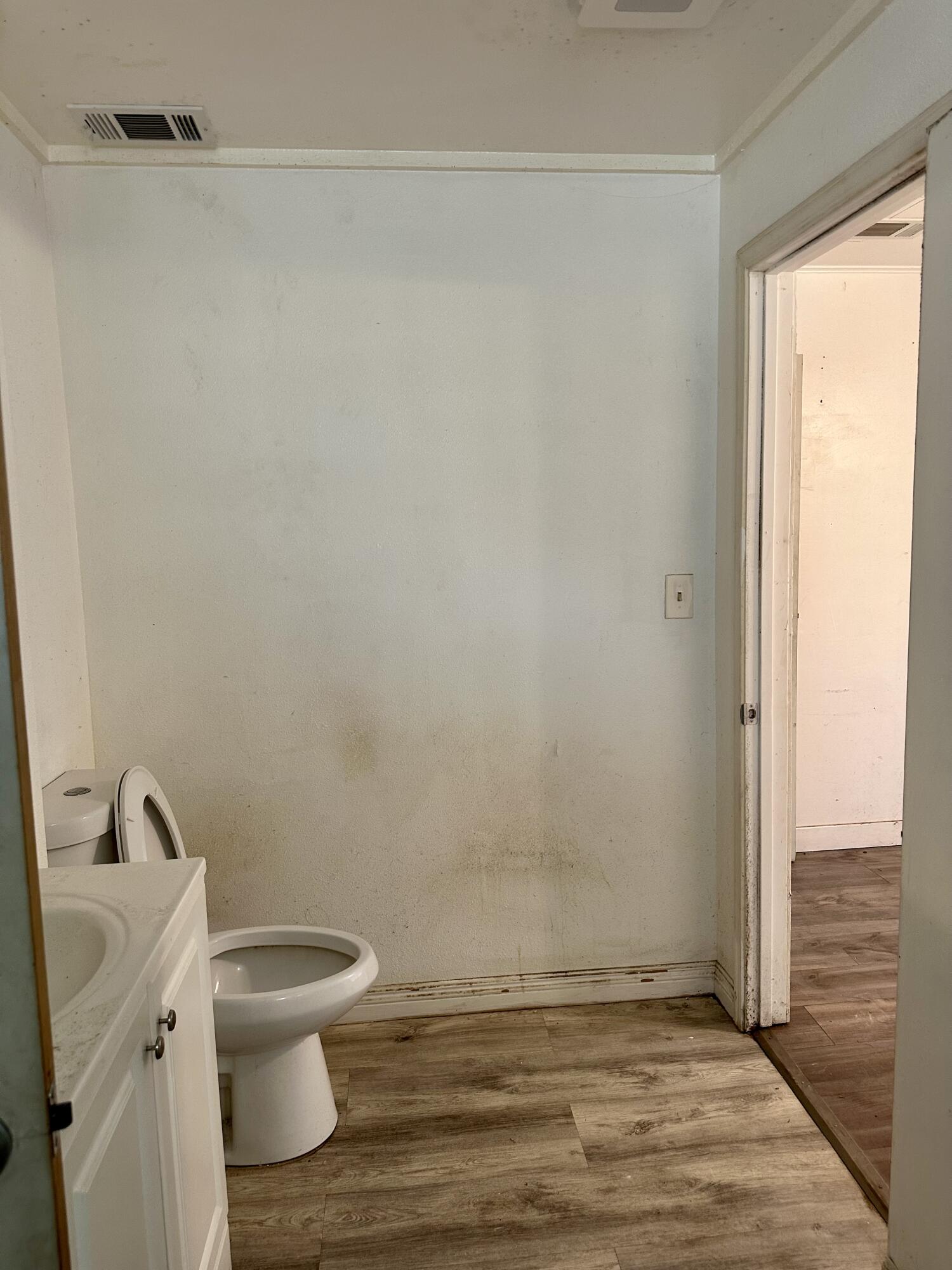 72 S Newcomb St, Porterville, CA 93257