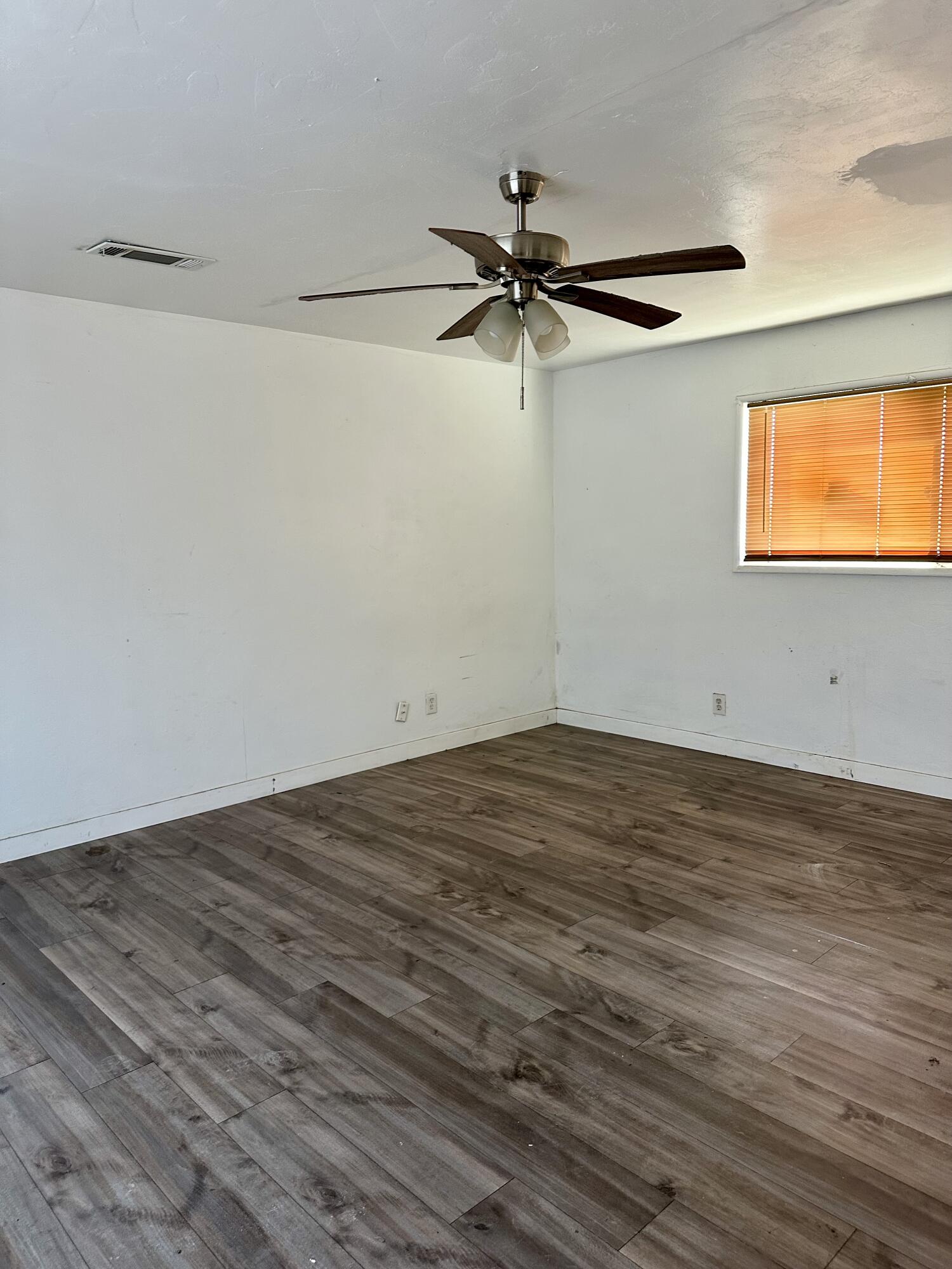 72 S Newcomb St, Porterville, CA 93257