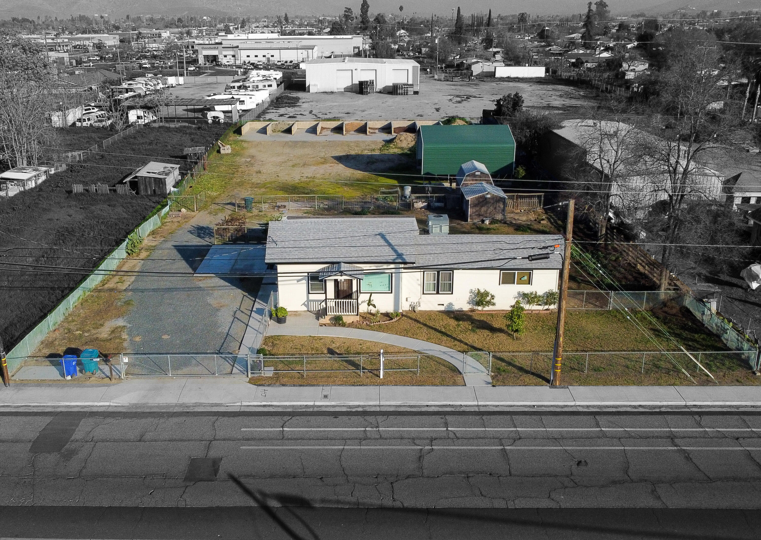 72 S Newcomb St, Porterville, CA 93257