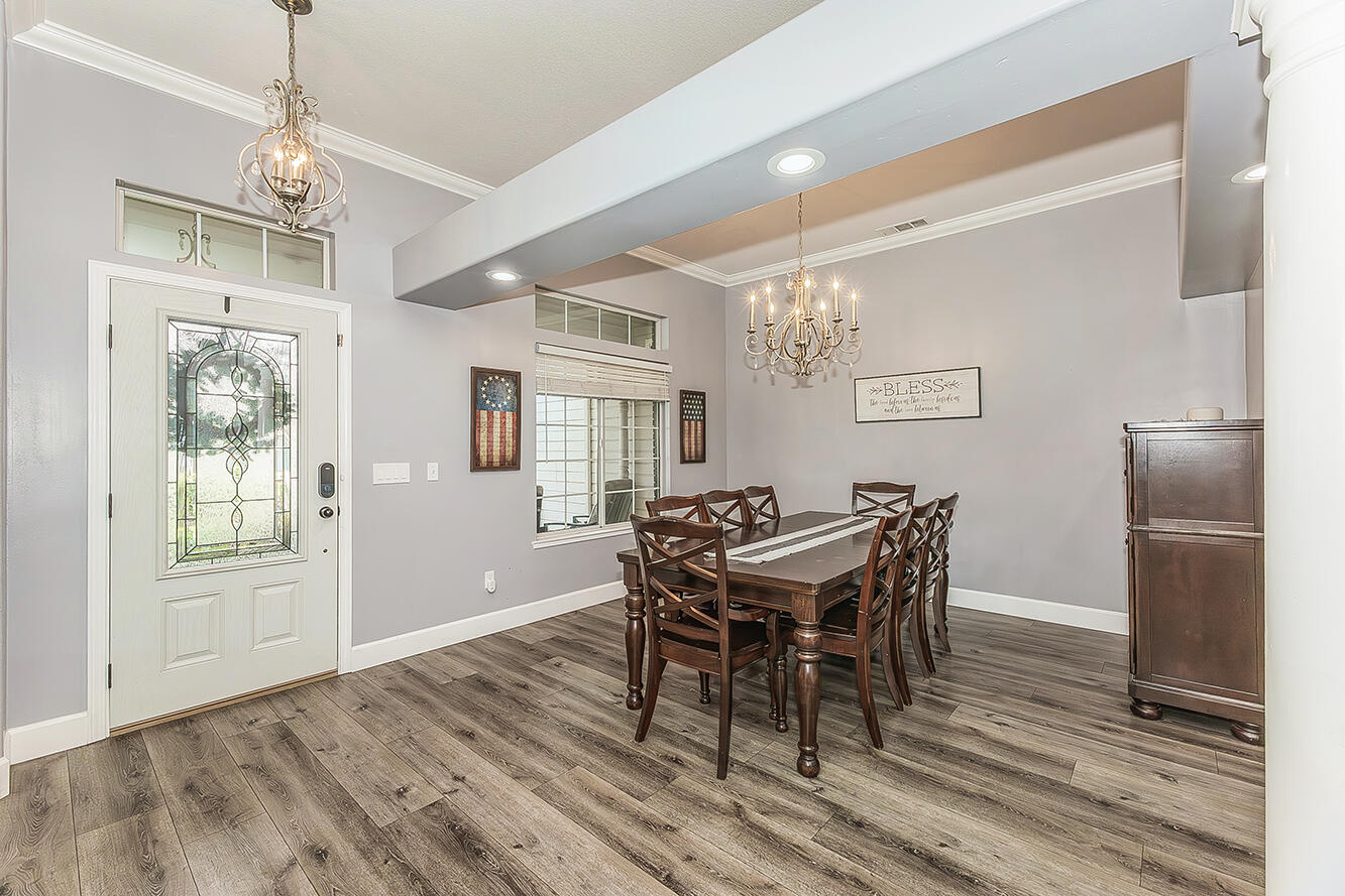 2409 SE Cottonwood Cir, Visalia, CA 93277