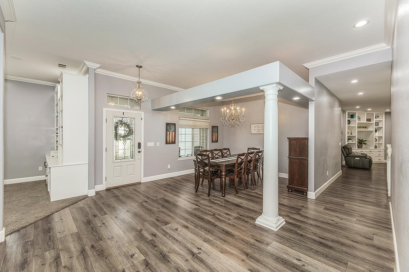 2409 SE Cottonwood Cir, Visalia, CA 93277