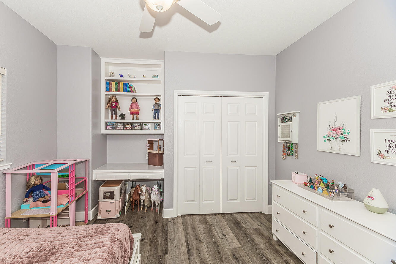 2409 SE Cottonwood Cir, Visalia, CA 93277