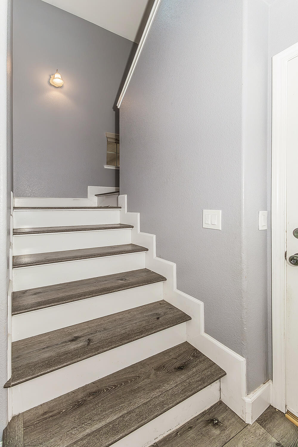 2409 SE Cottonwood Cir, Visalia, CA 93277