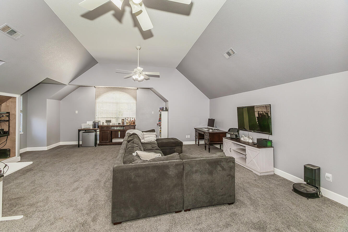 2409 SE Cottonwood Cir, Visalia, CA 93277