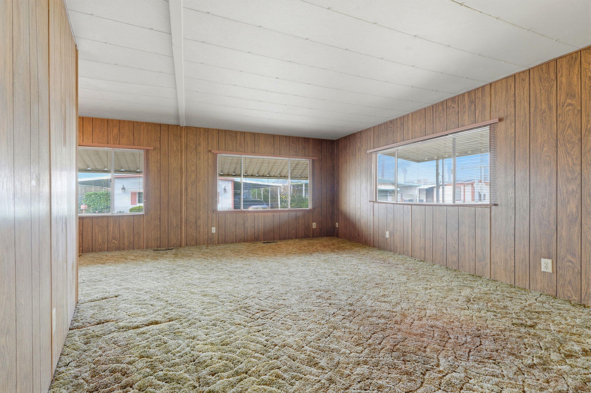 630 W Hermosa St #Spc 6, Lindsay, CA 93247