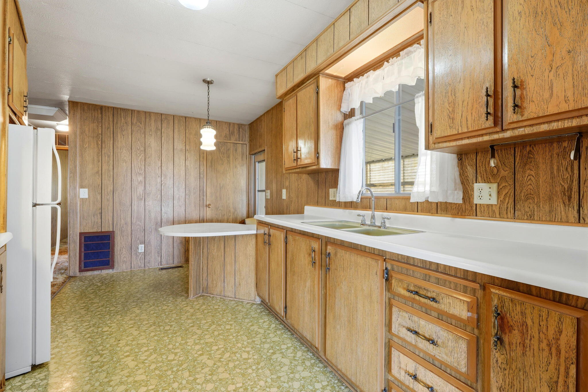 630 W Hermosa St #Spc 6, Lindsay, CA 93247