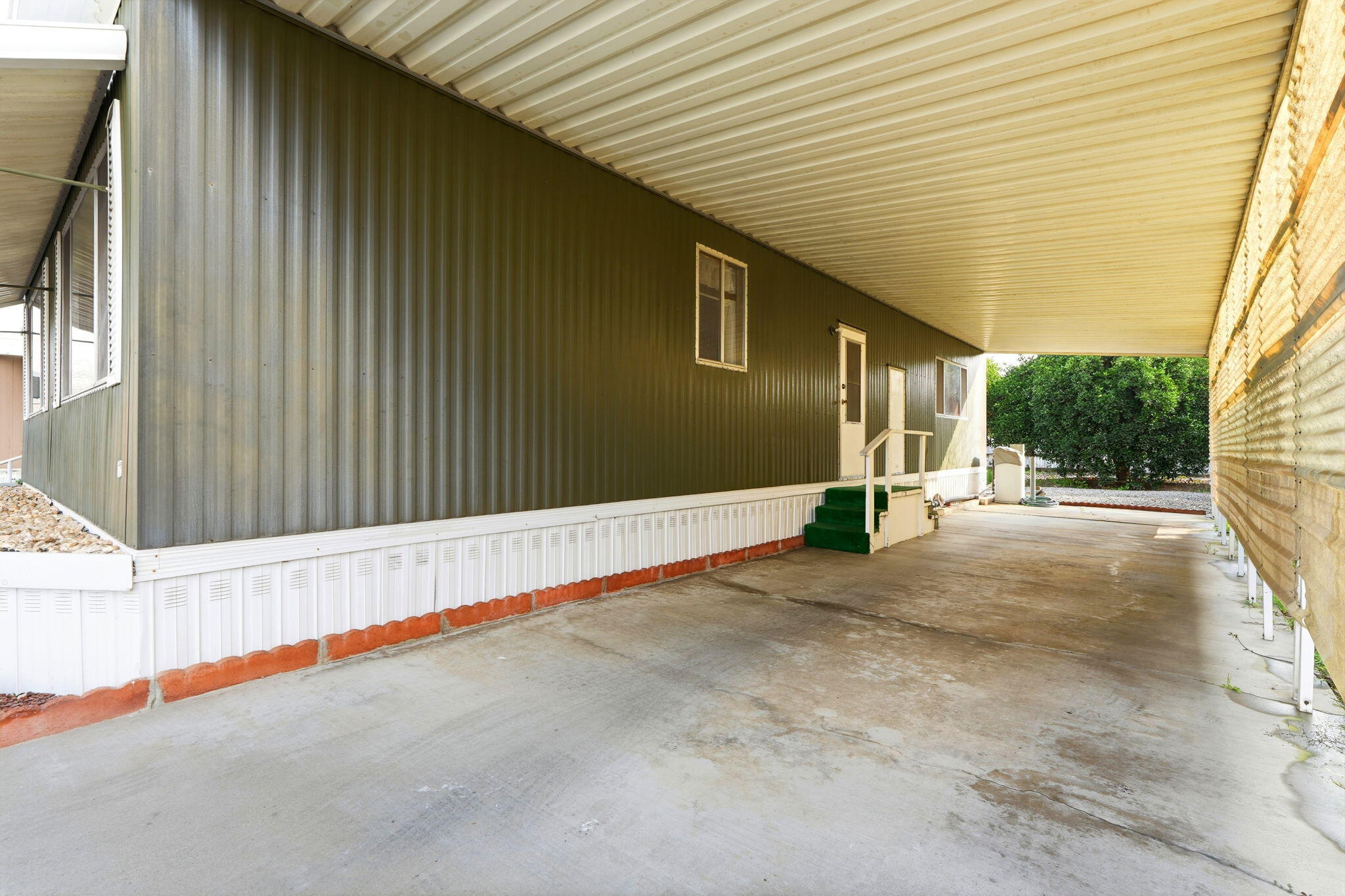 630 W Hermosa St #Spc 6, Lindsay, CA 93247