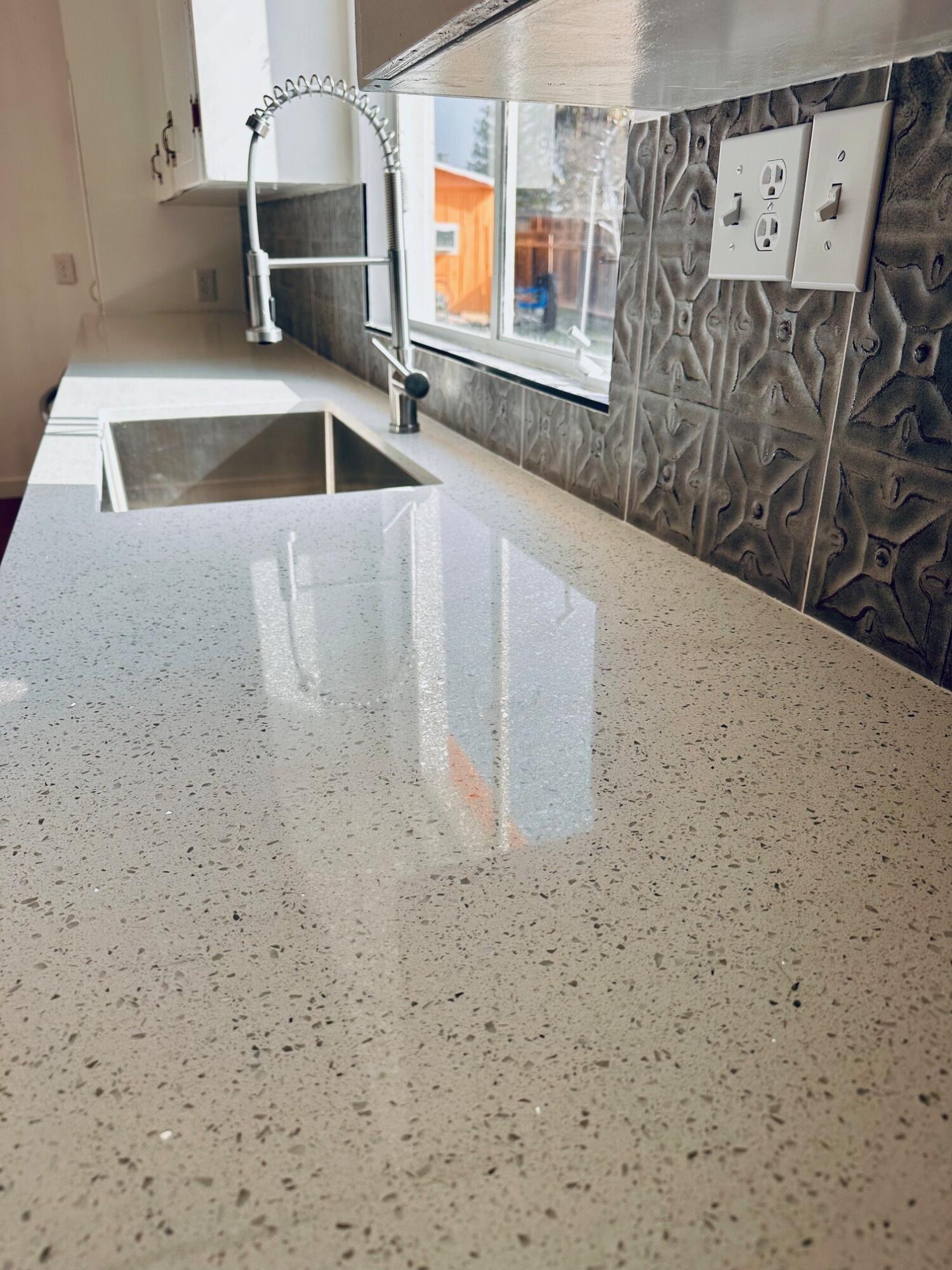 366 N Palm St, Woodlake, CA 93286