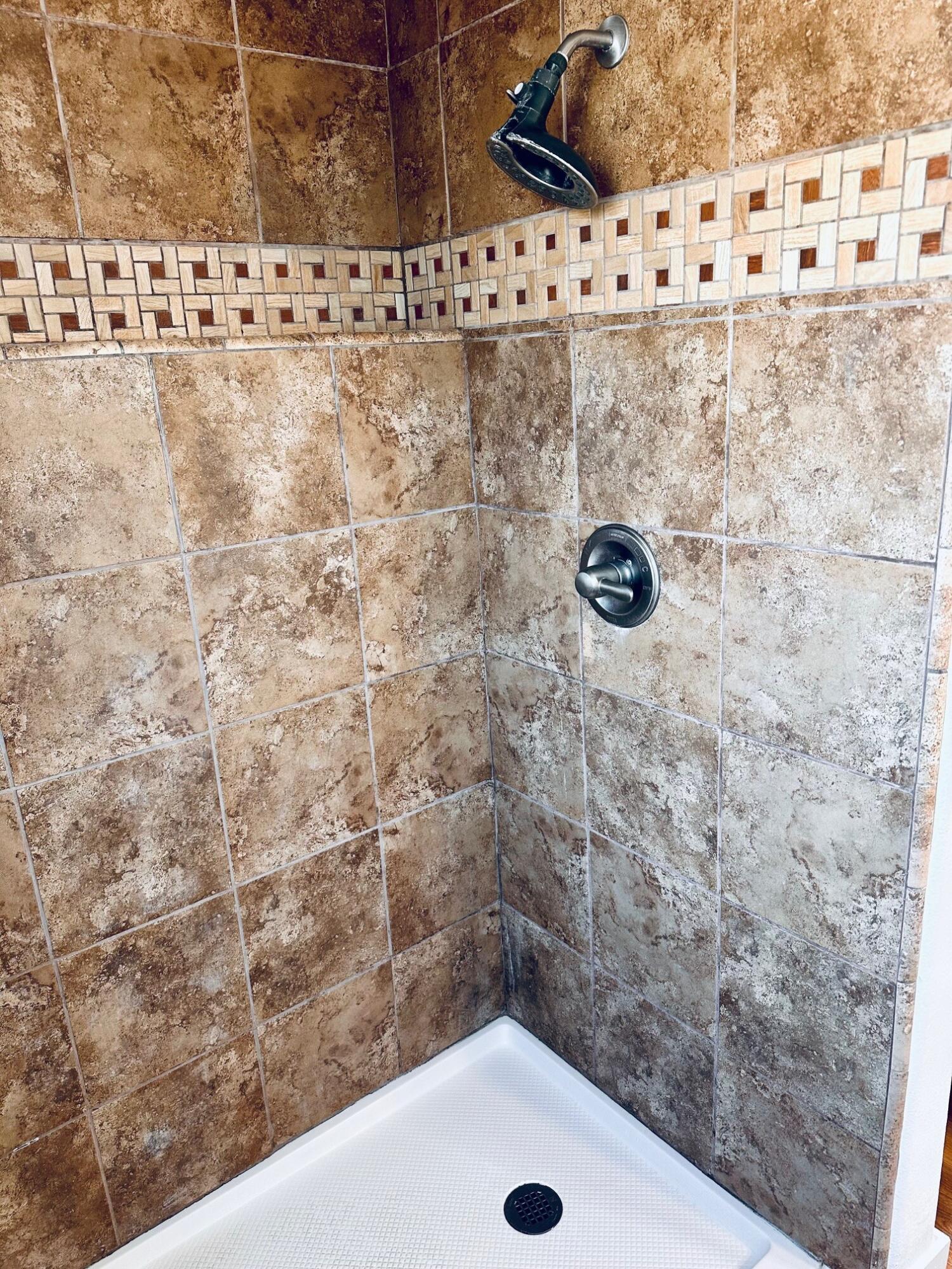 366 N Palm St, Woodlake, CA 93286