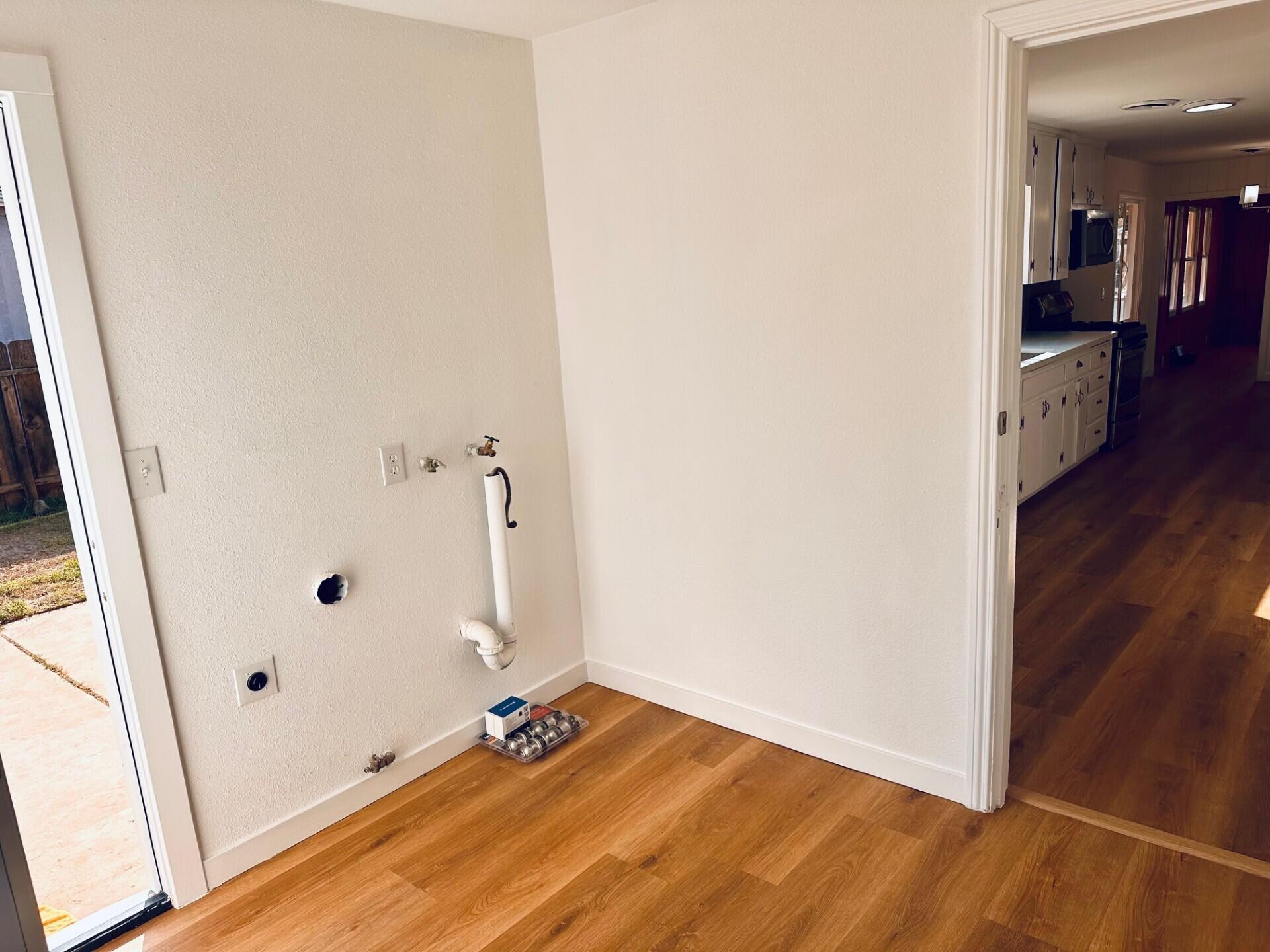 366 N Palm St, Woodlake, CA 93286