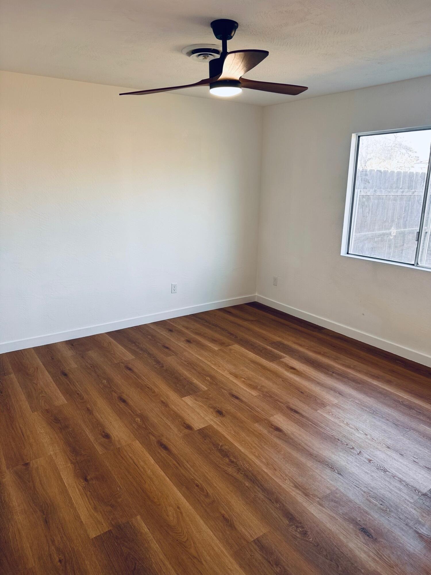 366 N Palm St, Woodlake, CA 93286